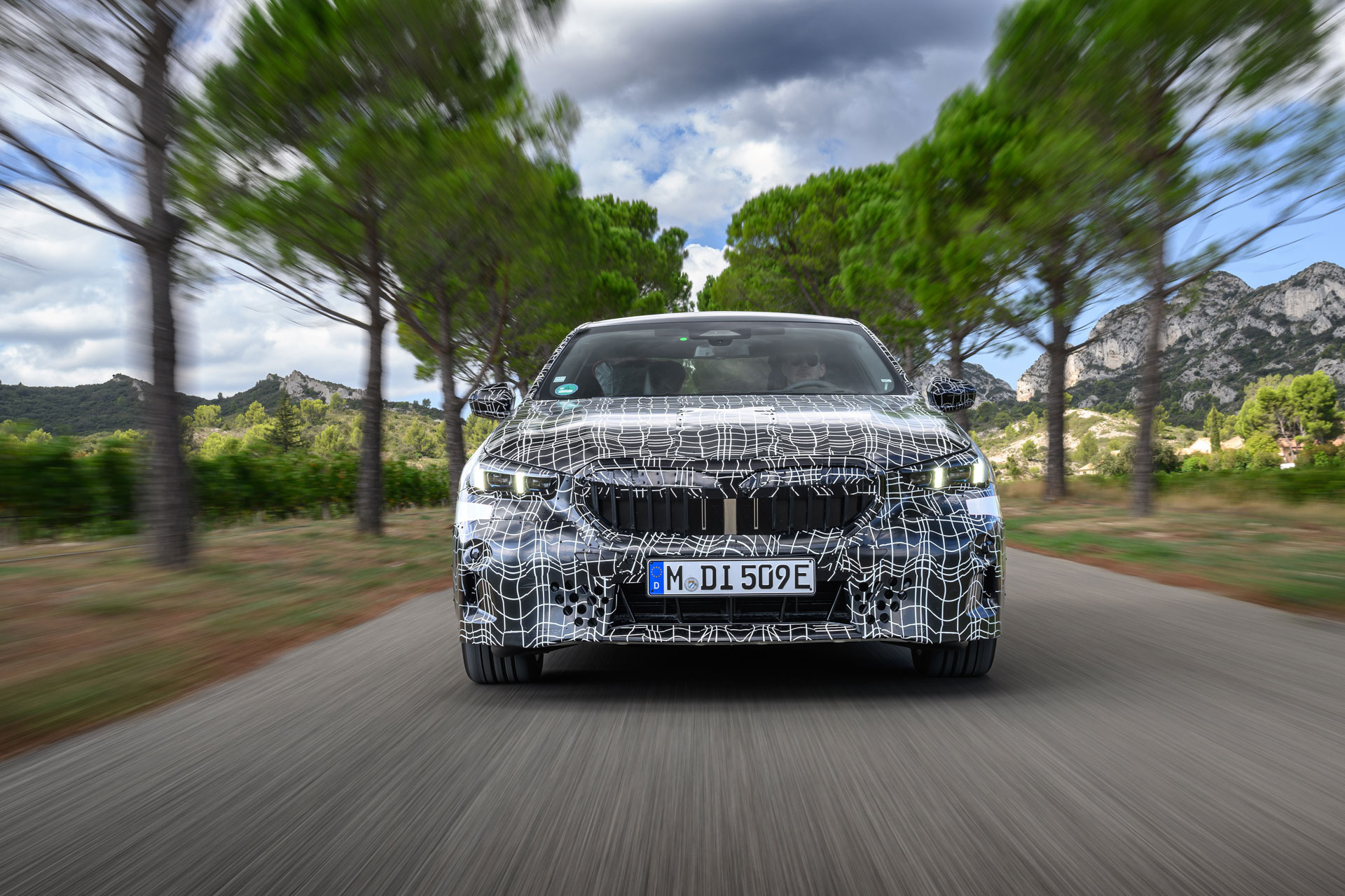 BMW i5 eDrive40 00011