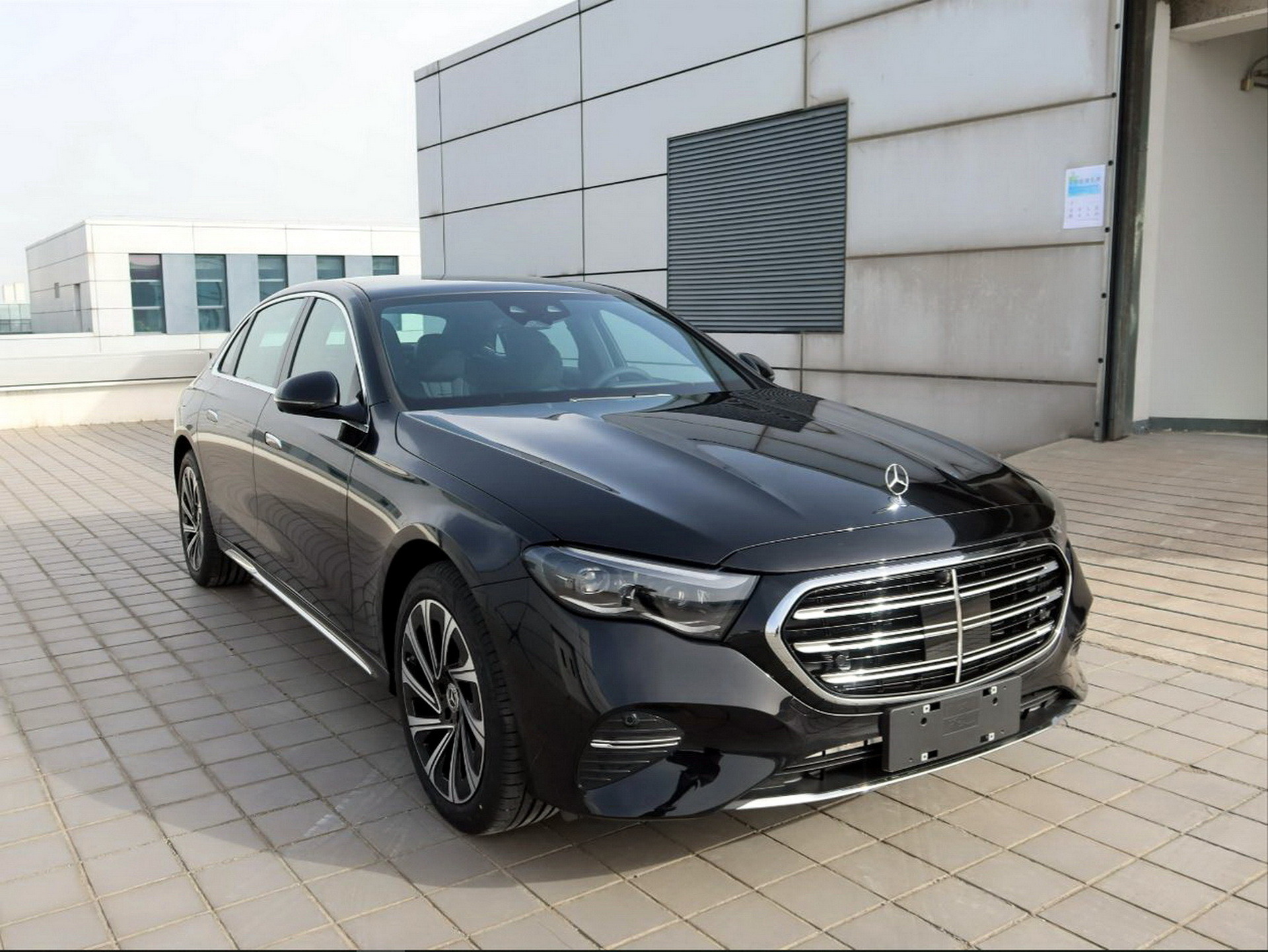 2024 Mercedes-Benz E-Class L - China (1)