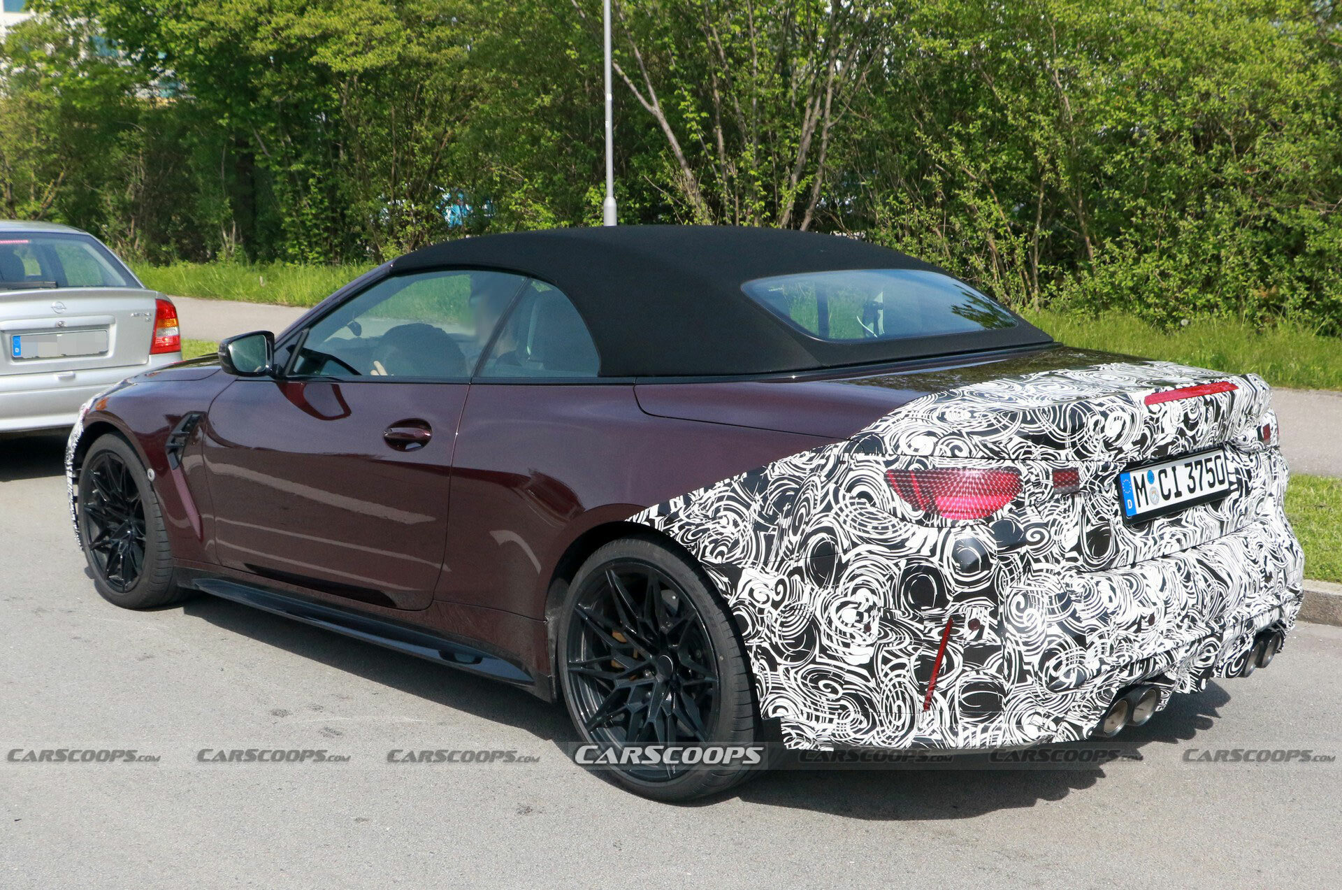 2025-BMW-M4-Cabrio-11