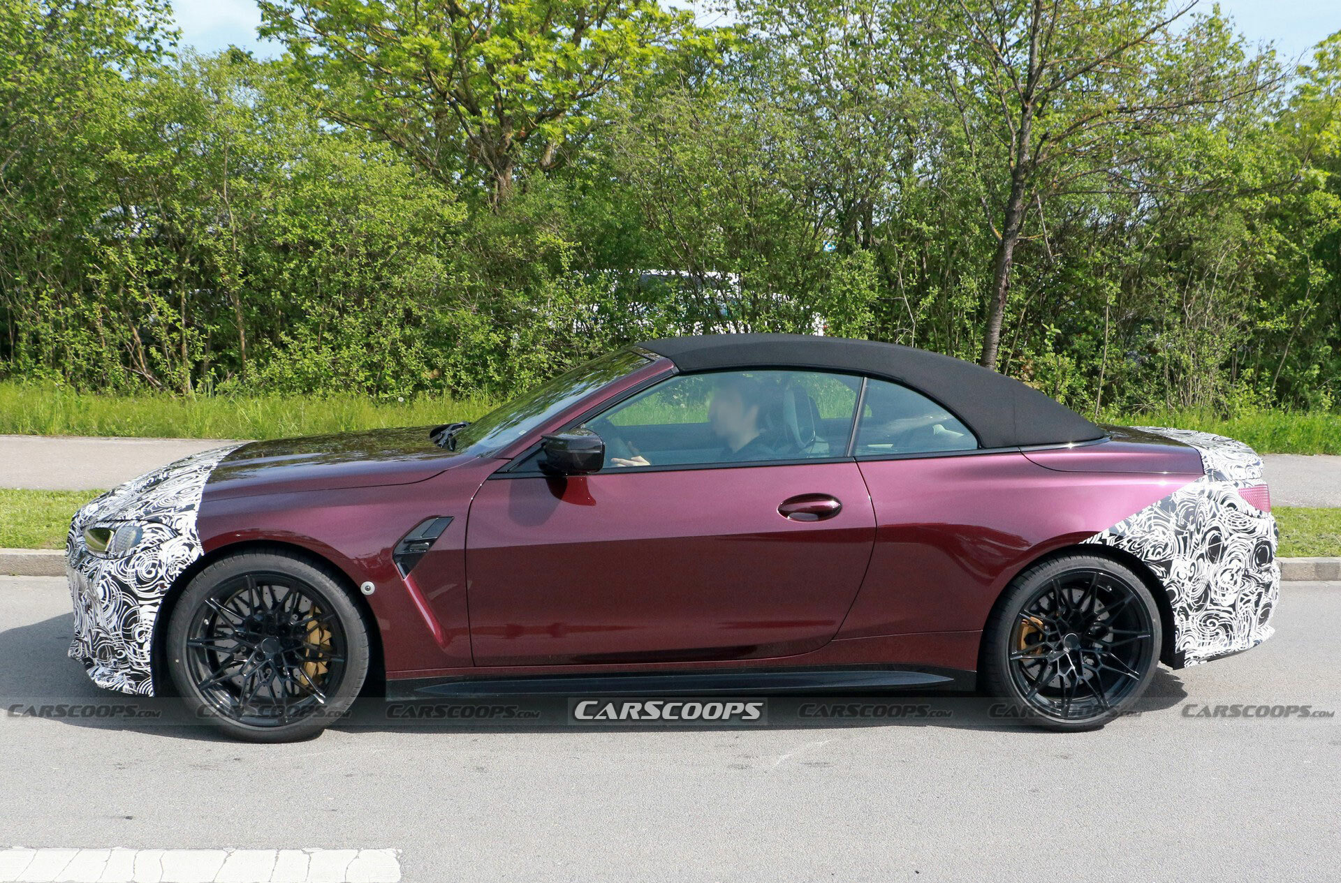 2025-BMW-M4-Cabrio-7