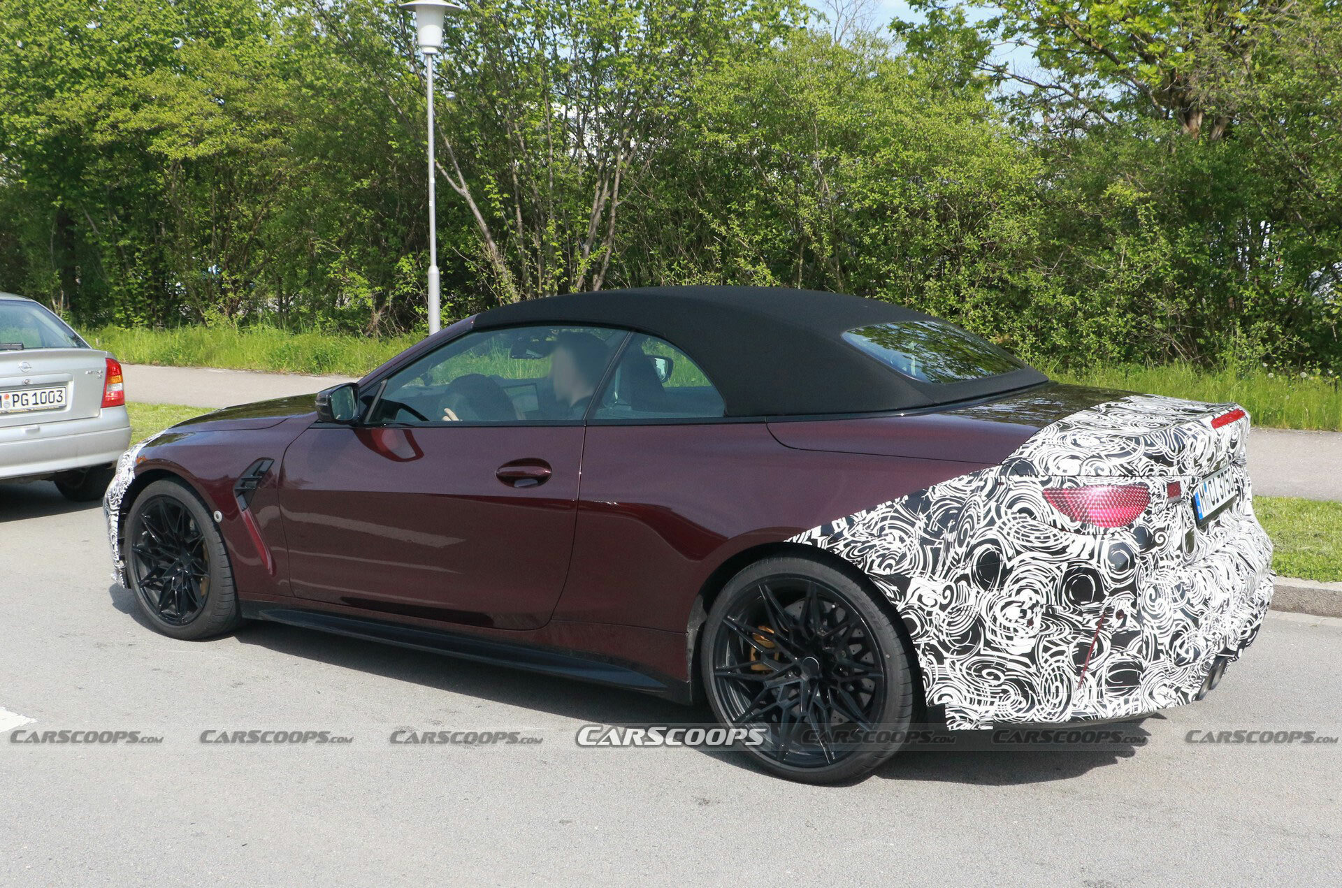 2025-BMW-M4-Cabrio-9