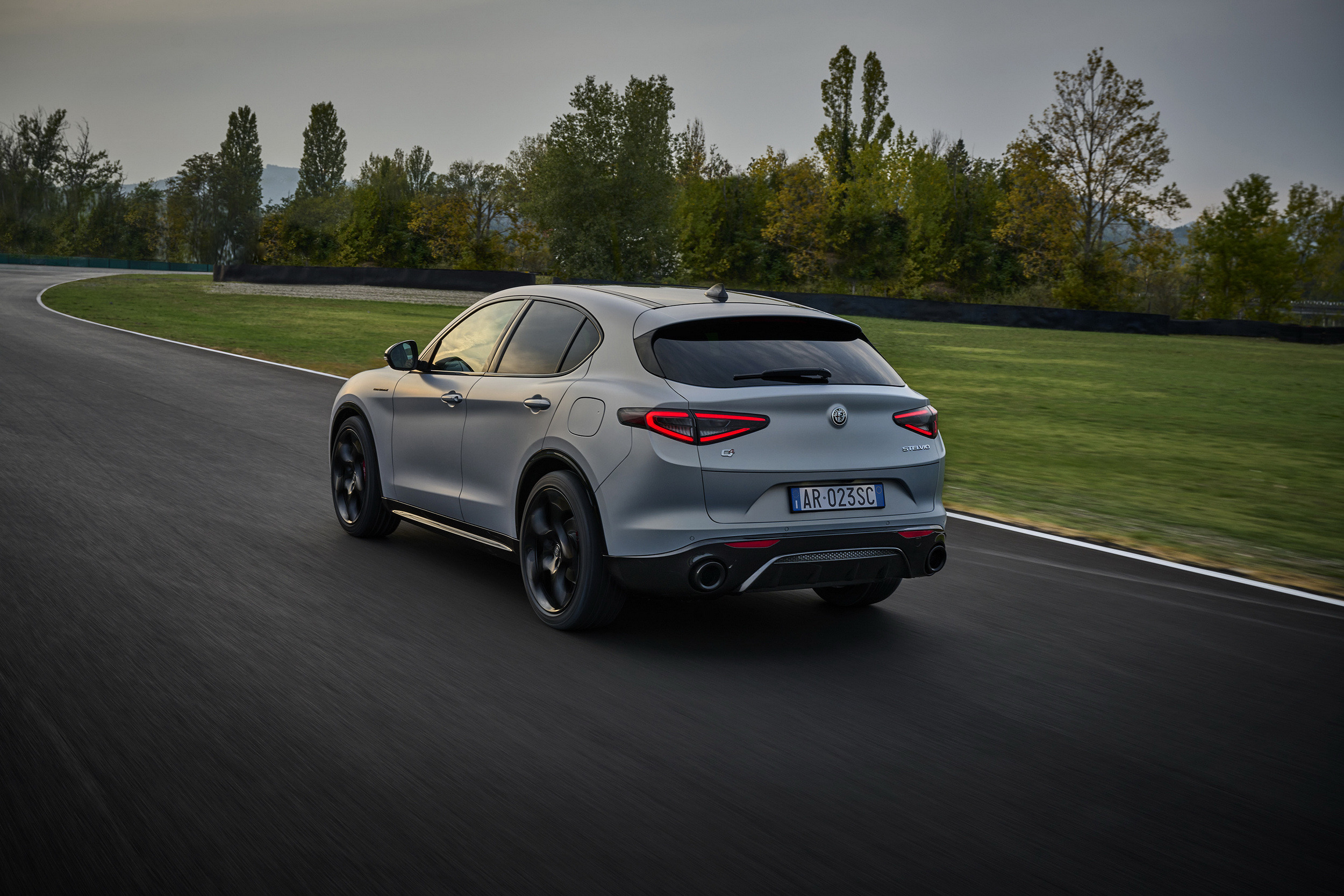 2024 Alfa Romeo Stelvio 1