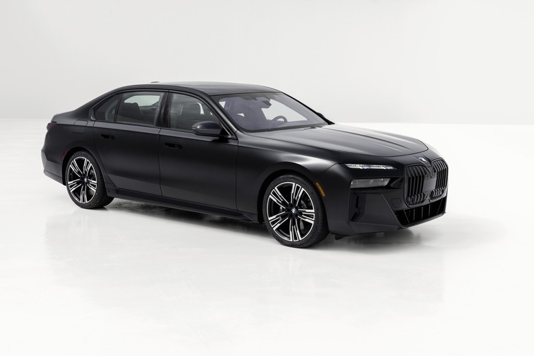 2024 BMW 750e xDrive 2
