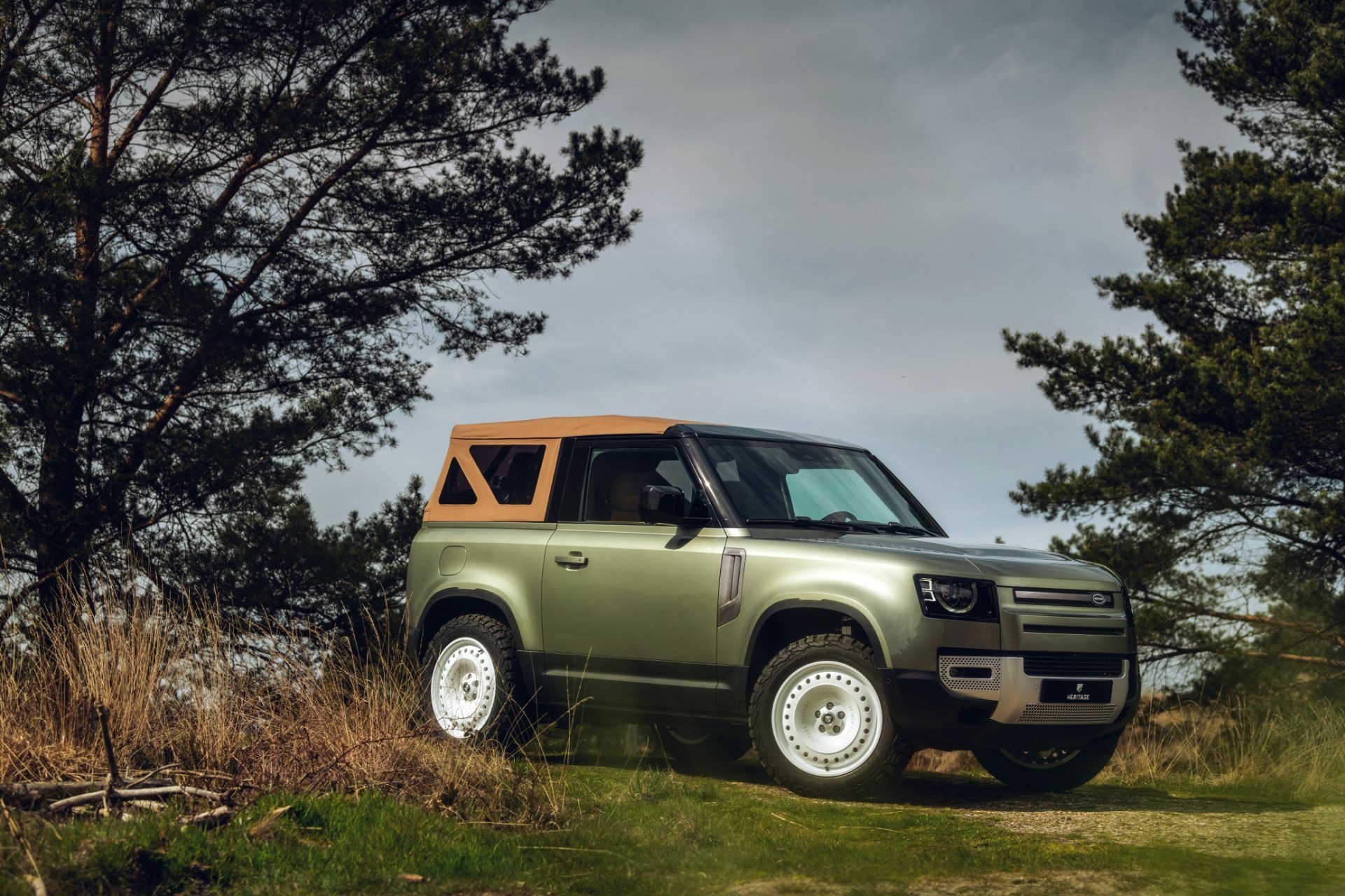 Land Rover Defender Valiance Convertible (1)