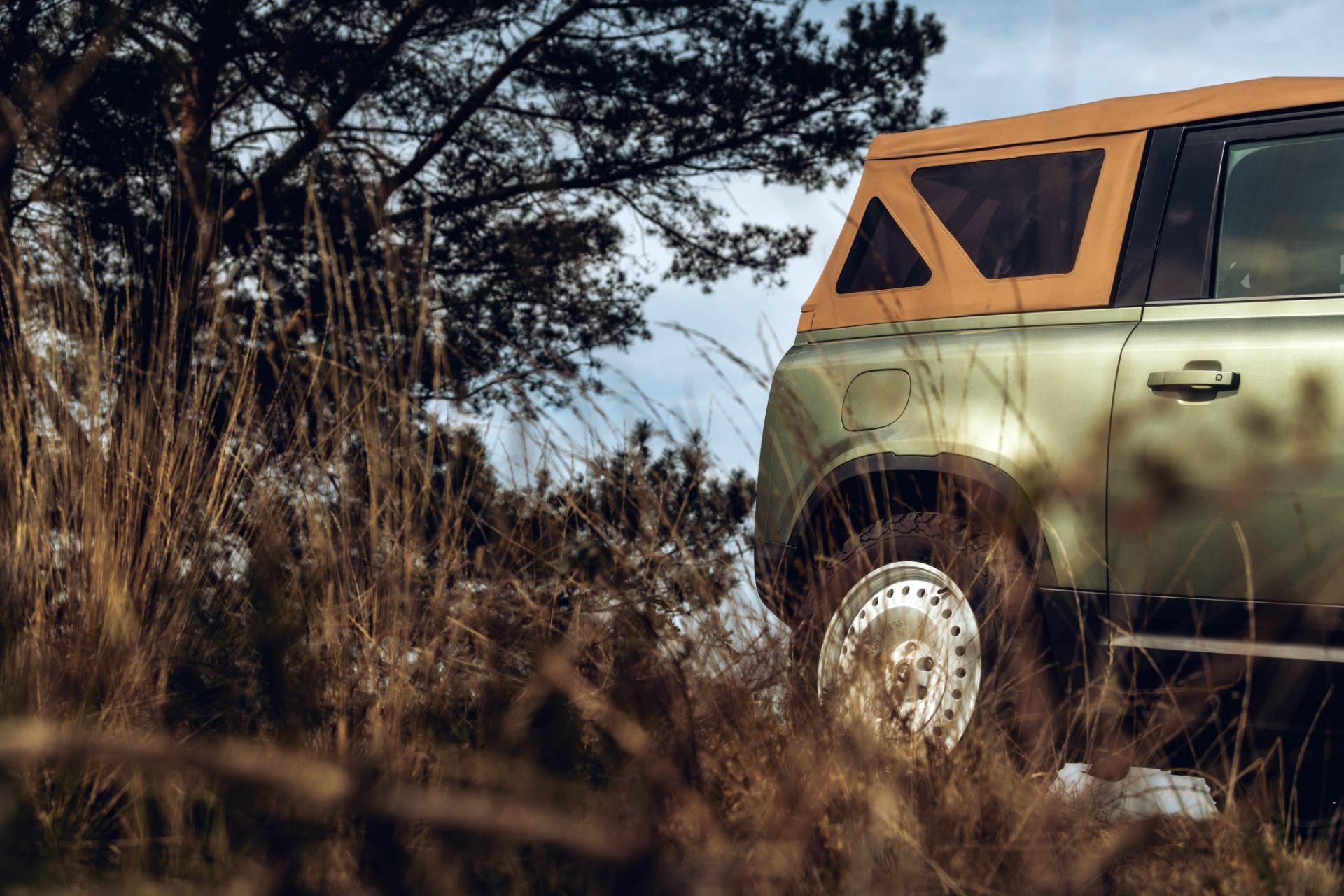 Land Rover Defender Valiance Convertible (12)