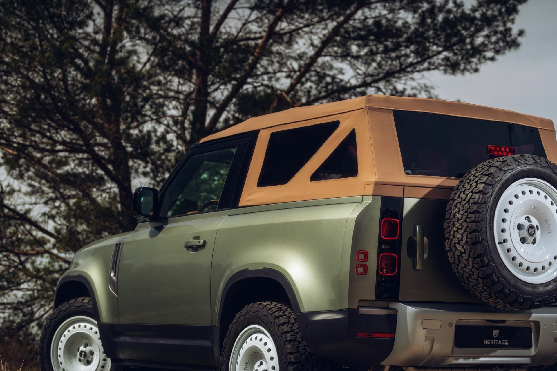 Land Rover Defender Valiance Convertible (14)