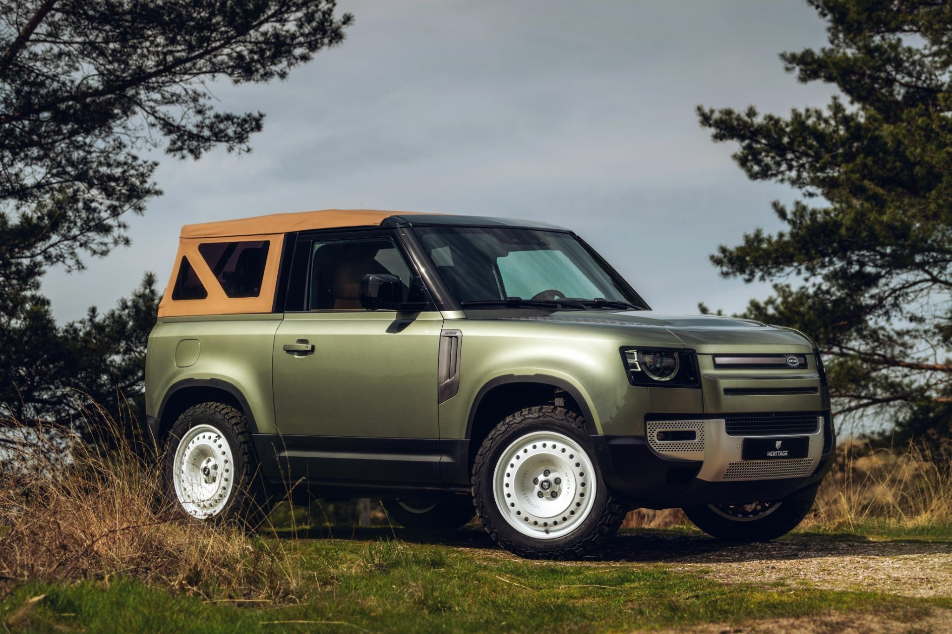 Land Rover Defender Valiance Convertible (2)