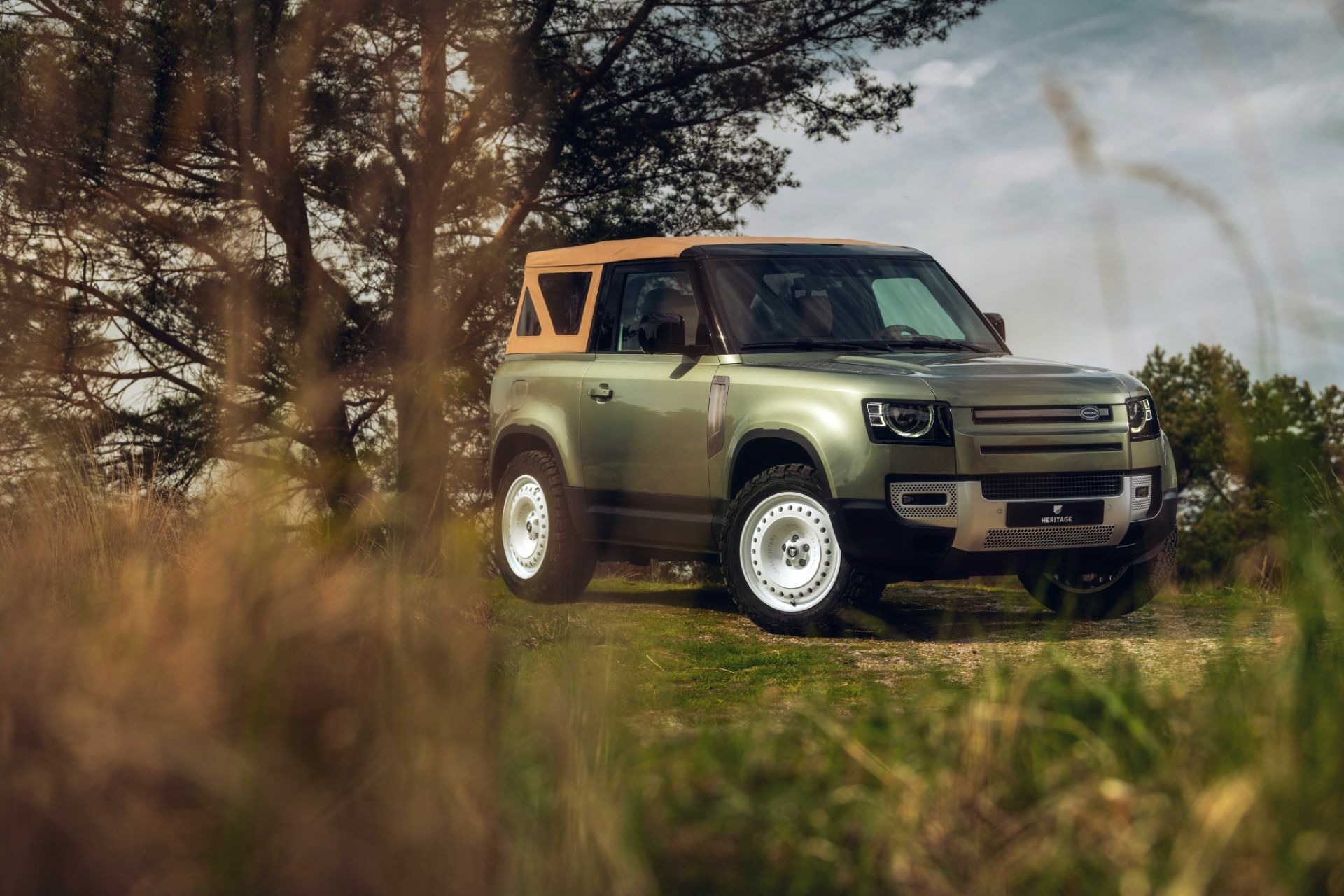 Land Rover Defender Valiance Convertible (3)