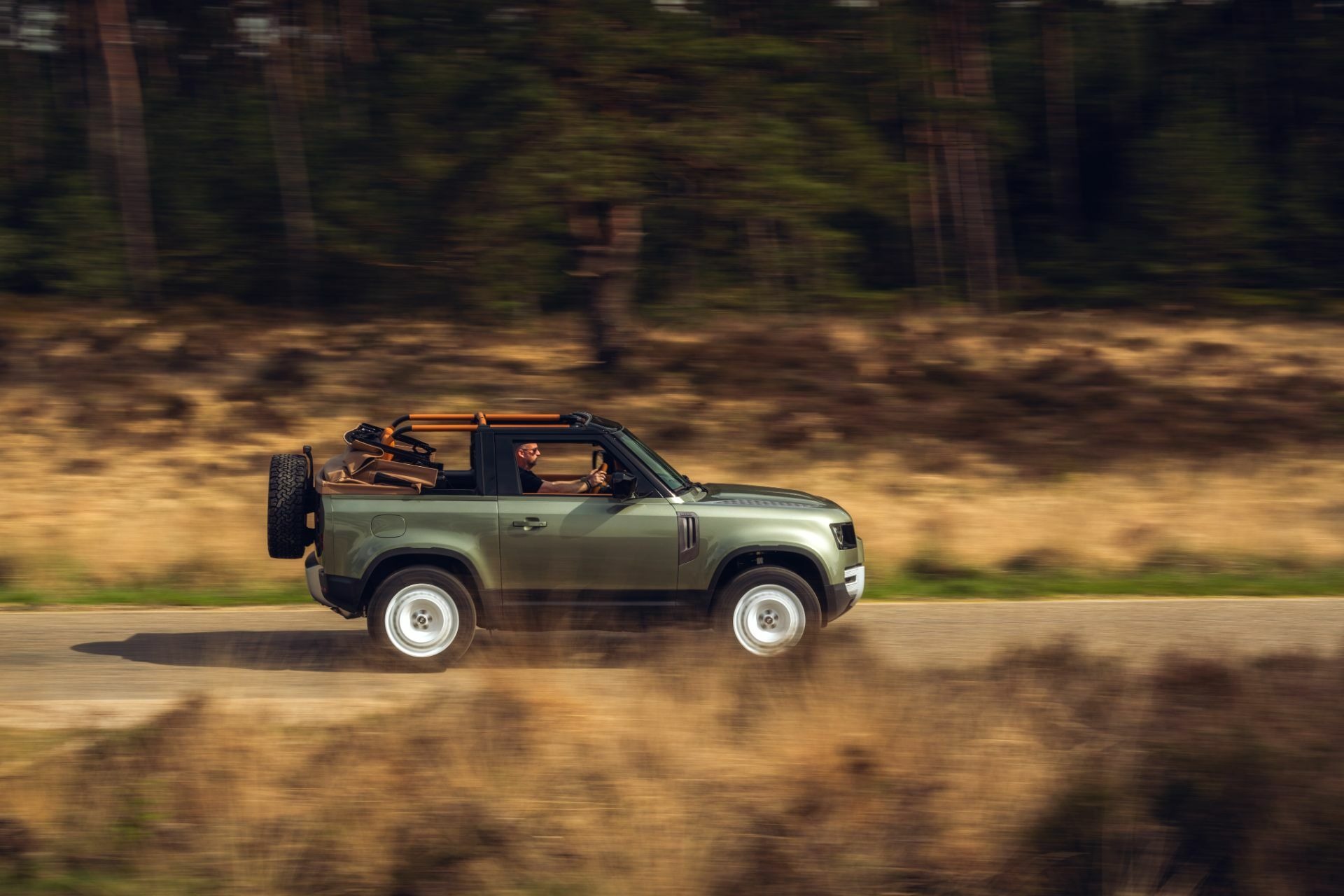 Land Rover Defender Valiance Convertible (32)