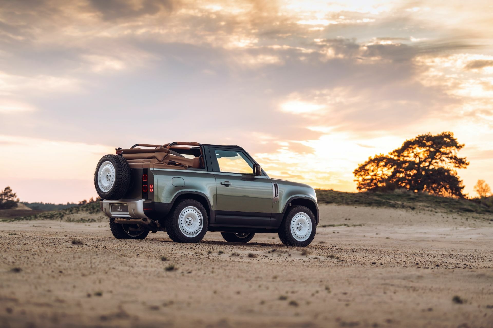 Land Rover Defender Valiance Convertible (57)