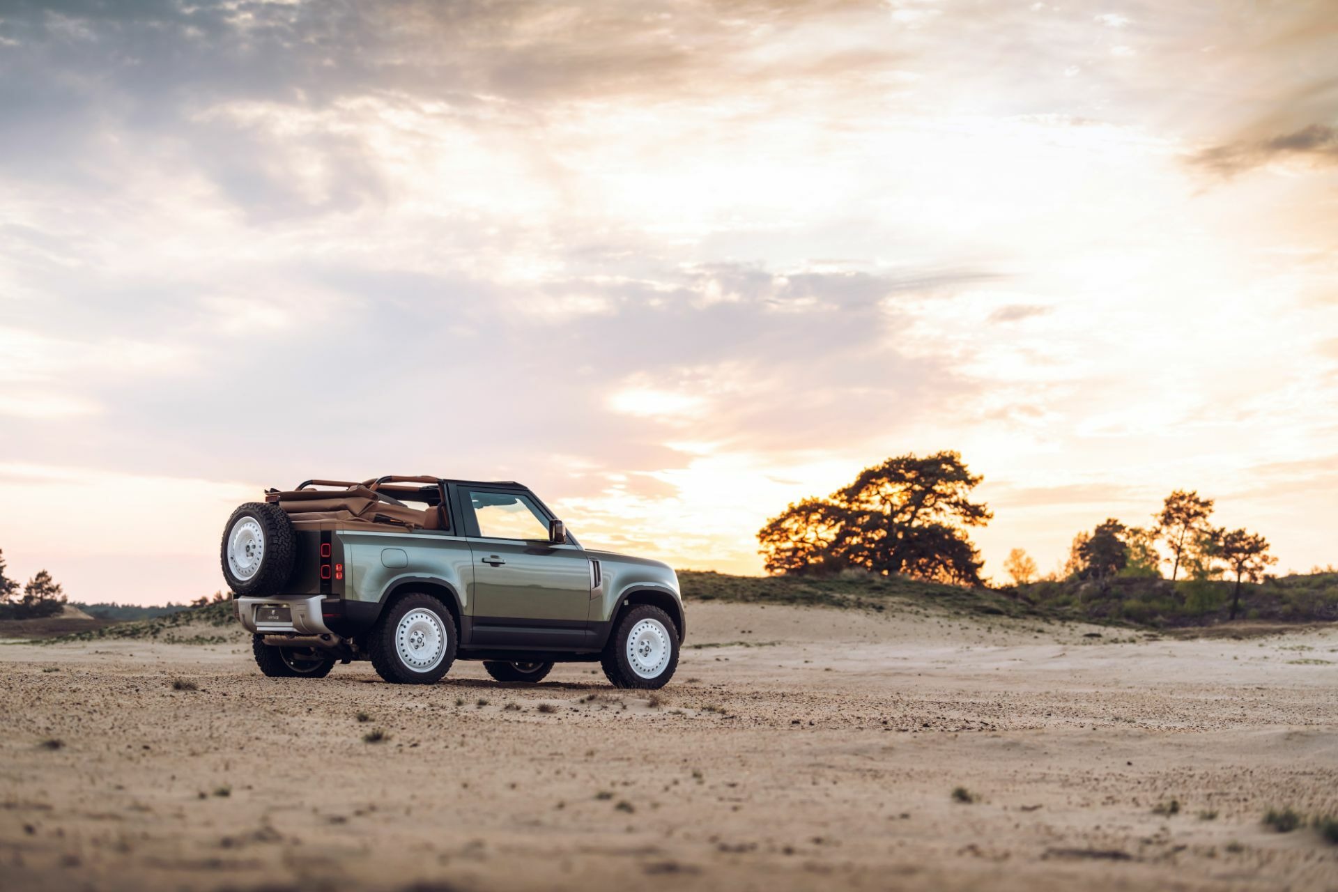 Land Rover Defender Valiance Convertible (58)