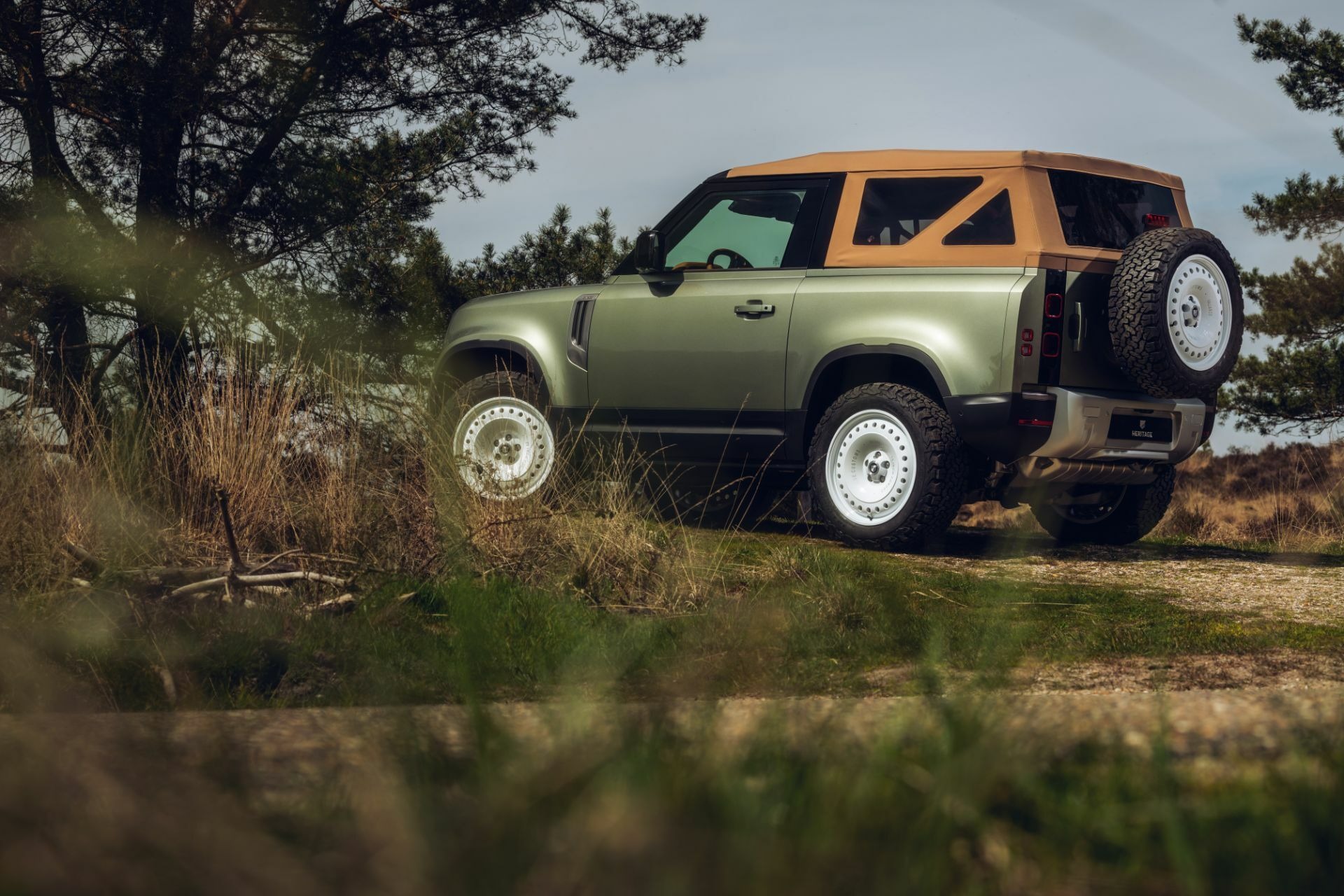 Land Rover Defender Valiance Convertible (6)
