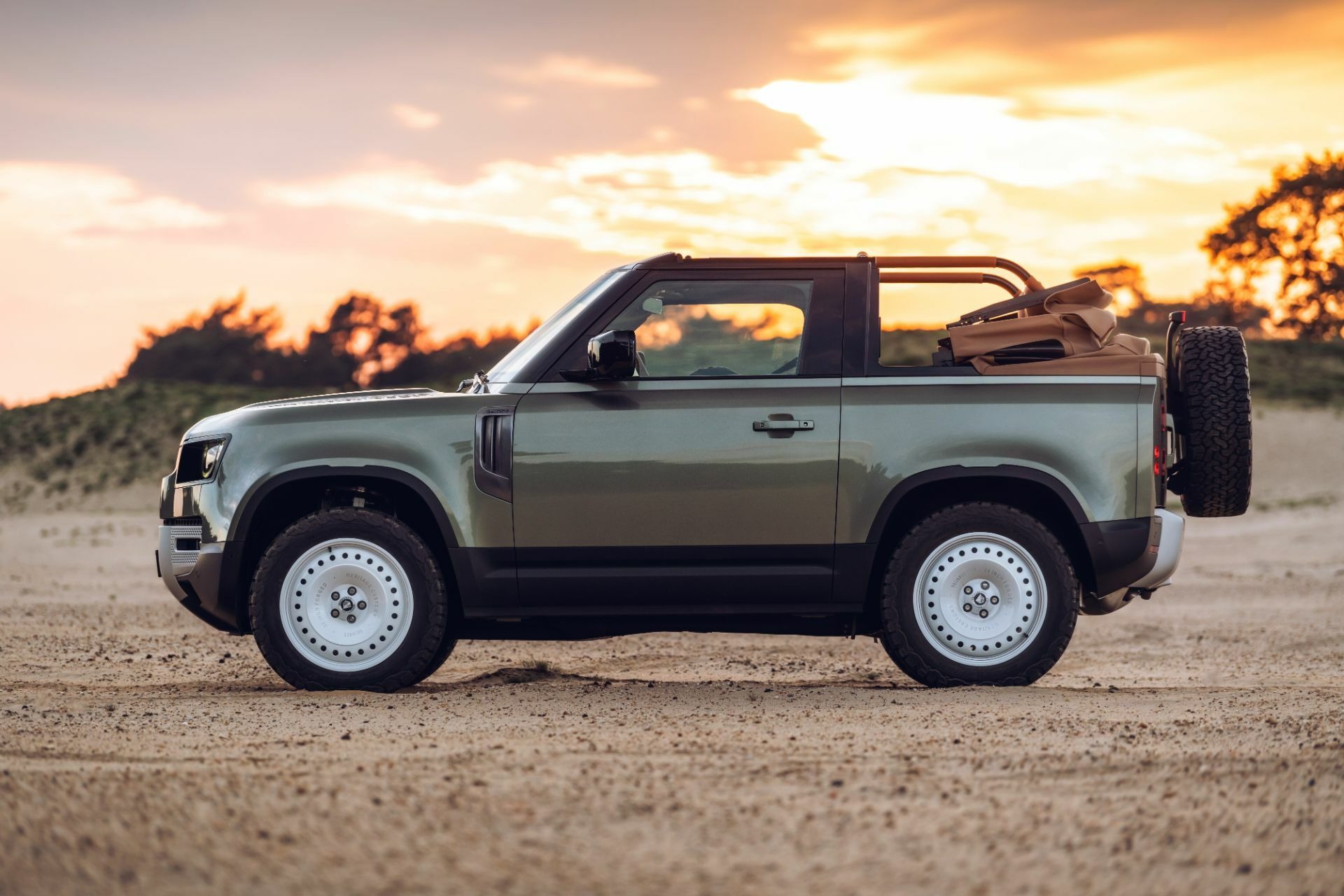 Land Rover Defender Valiance Convertible (60)