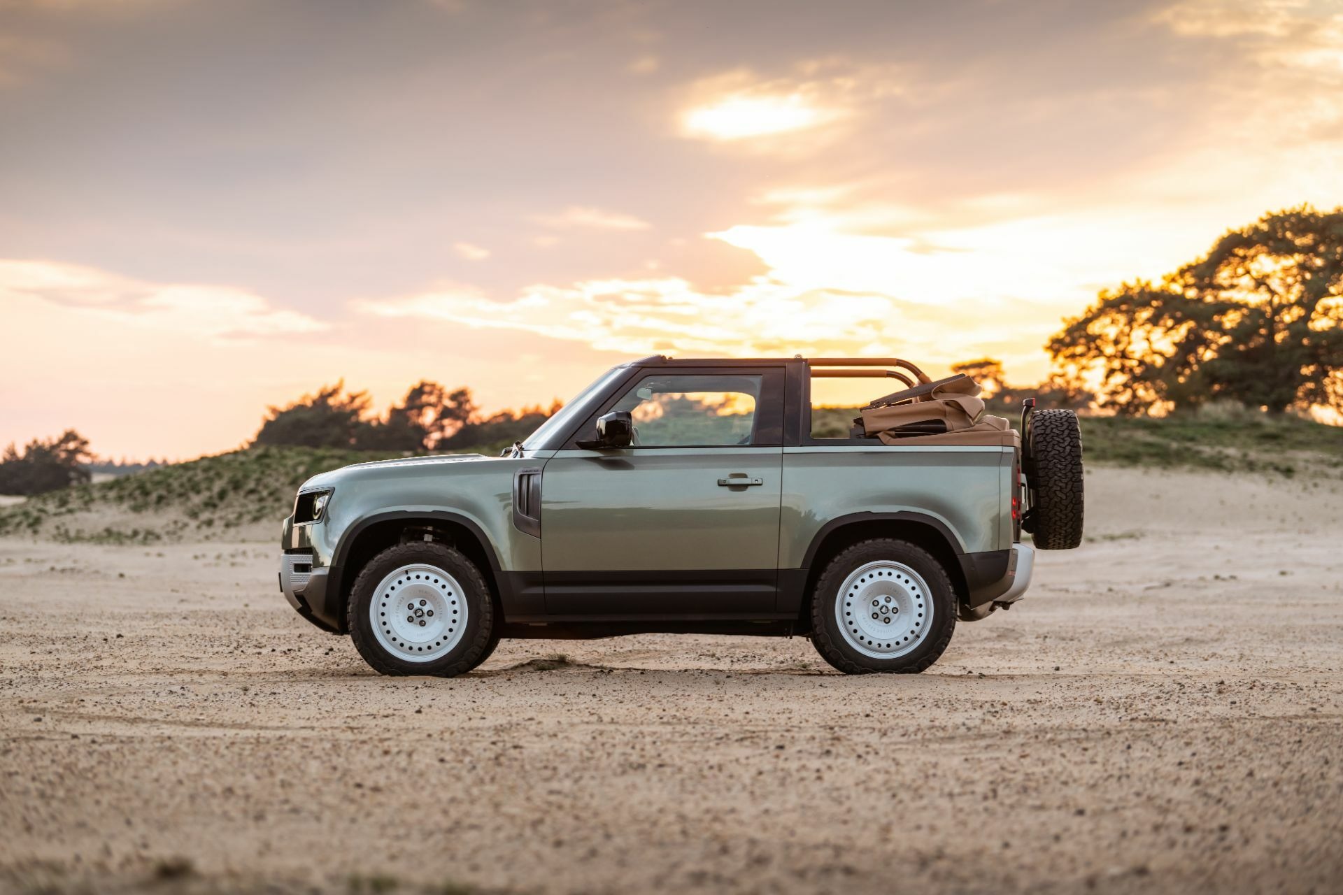 Land Rover Defender Valiance Convertible (61)
