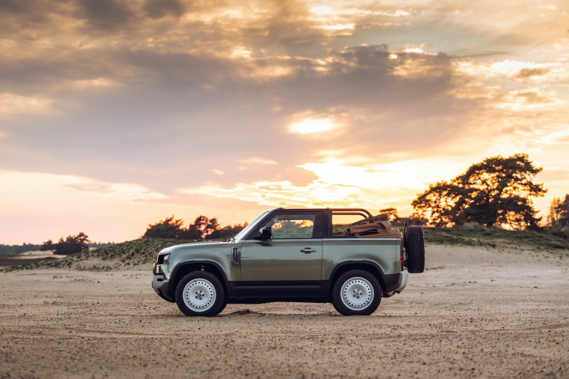 Land Rover Defender Valiance Convertible (62)