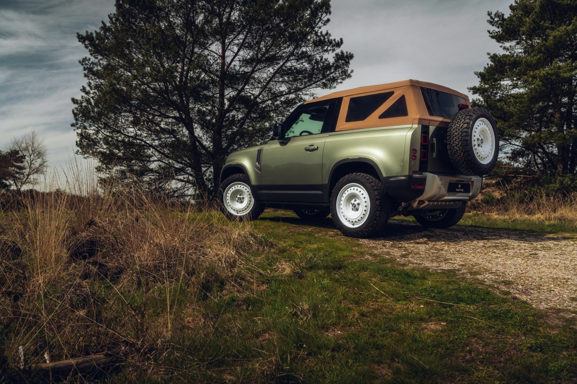 Land Rover Defender Valiance Convertible (7)