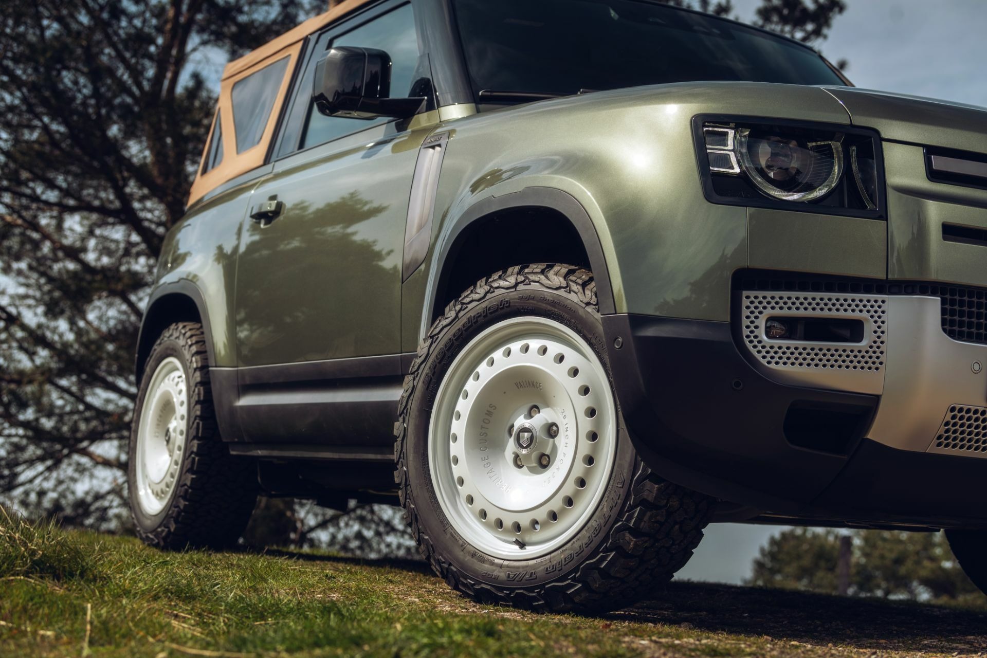 Land Rover Defender Valiance Convertible (9)