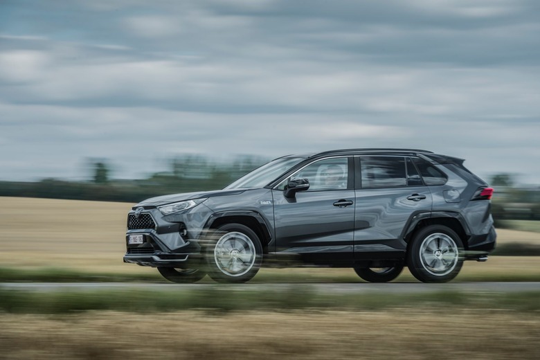 2021 Toyota RAV4 PHEV European-spec 71