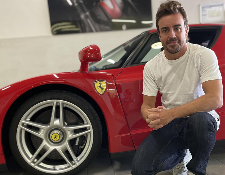 Fernando-Alonso-Ferrari-Enzo-2l