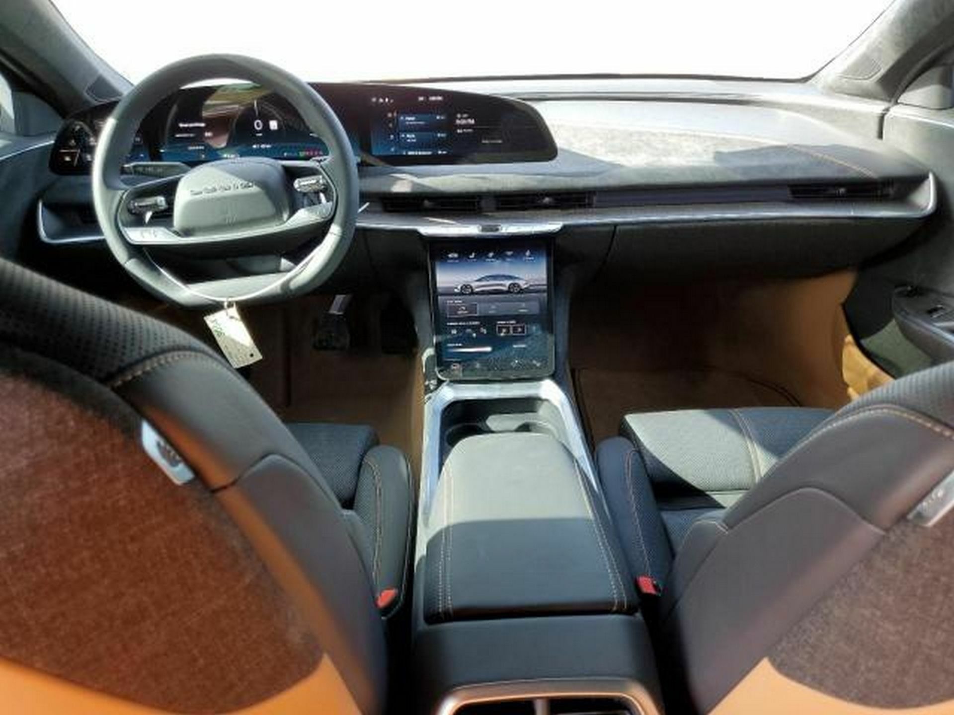 Lucid AIr - 8