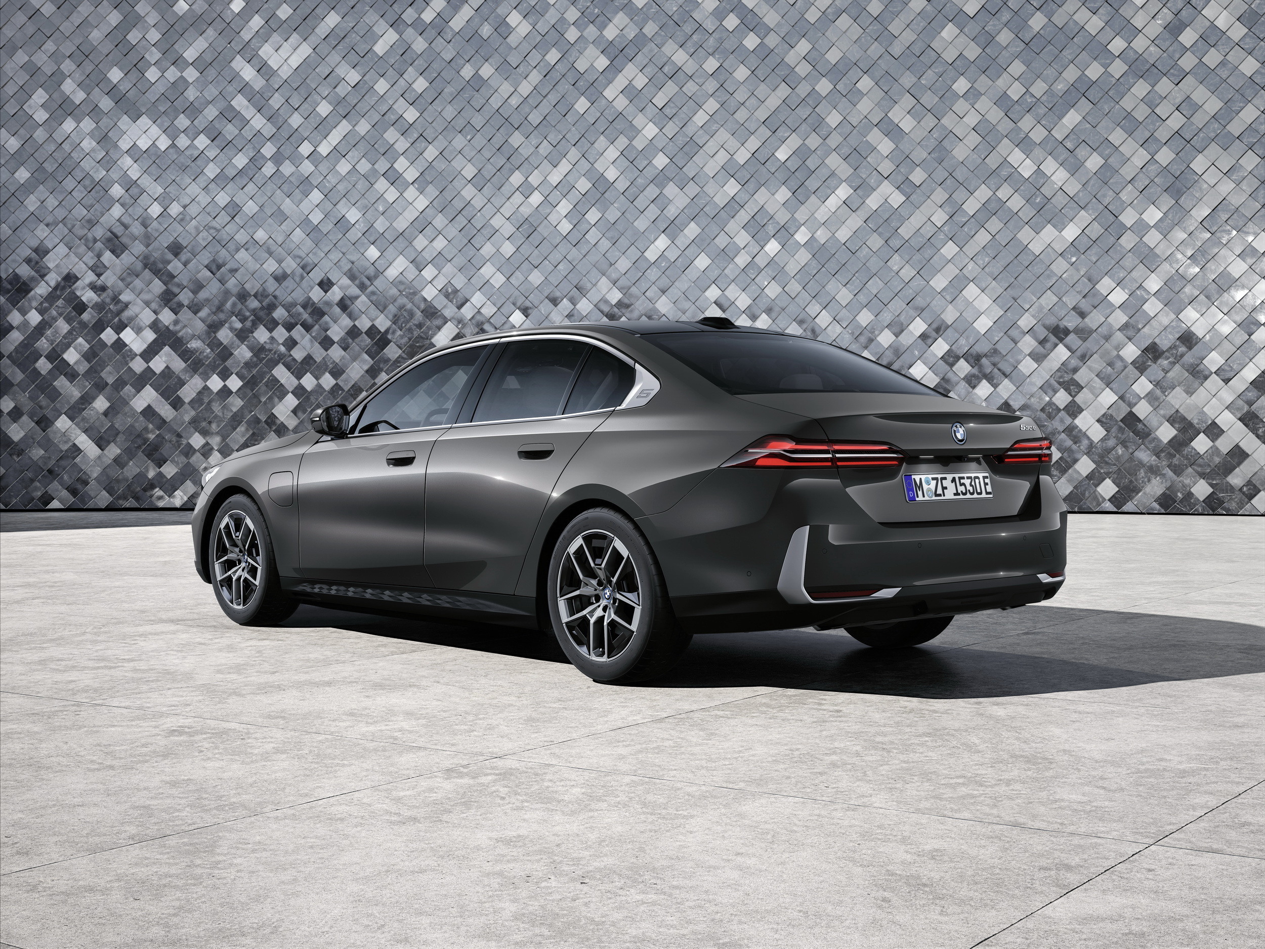 2024 BMW 5 Series 530i 3