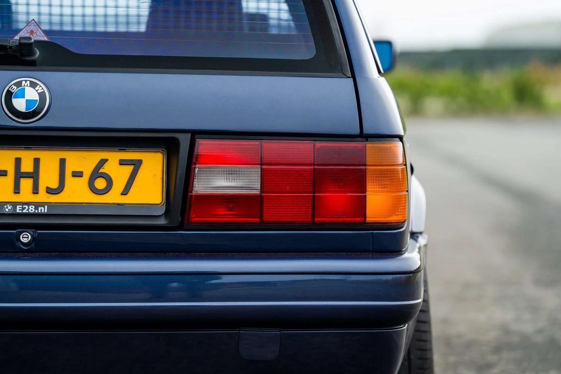 1990 BMW 320i M52B28 E30 Touring 01