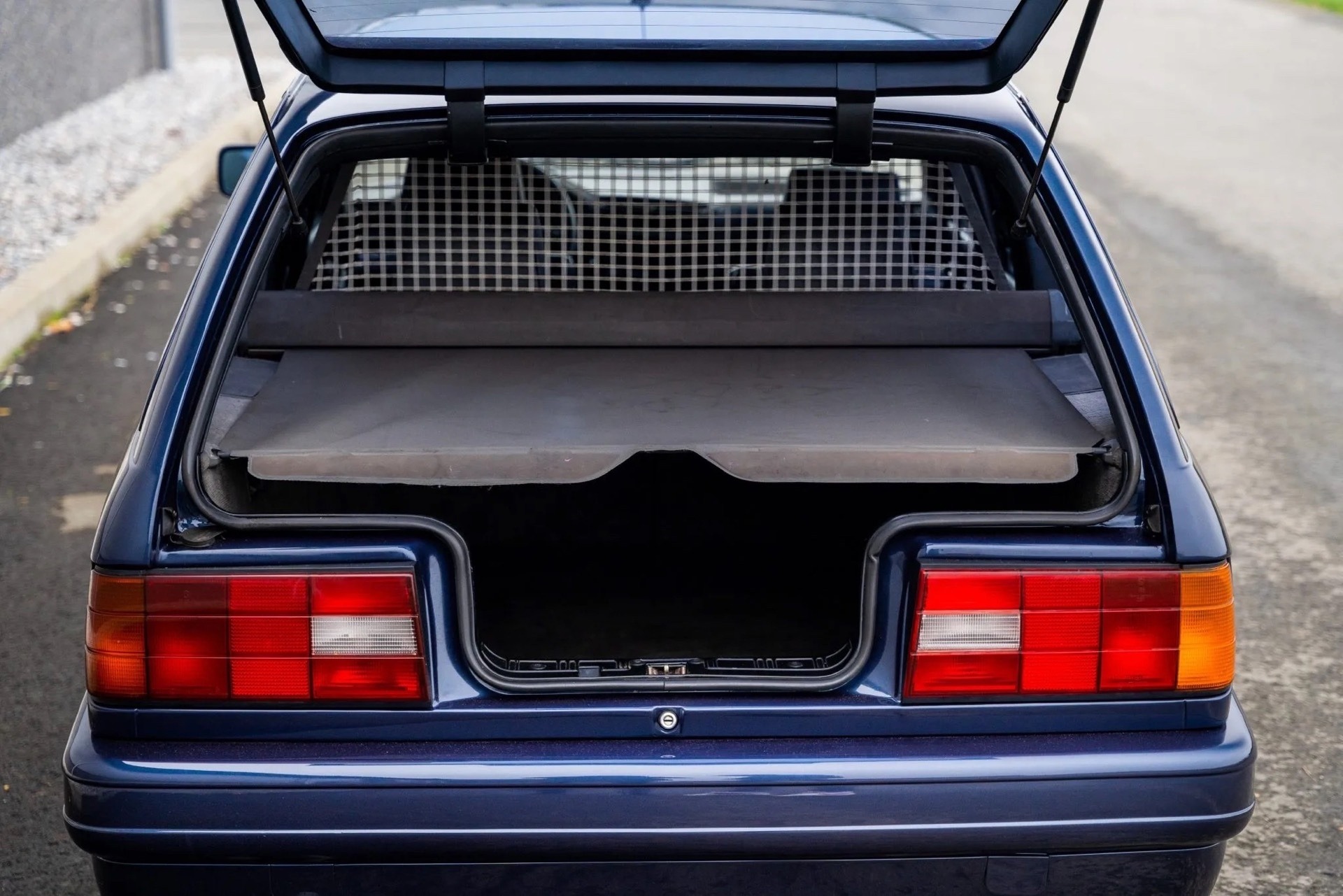 1990 BMW 320i M52B28 E30 Touring 17