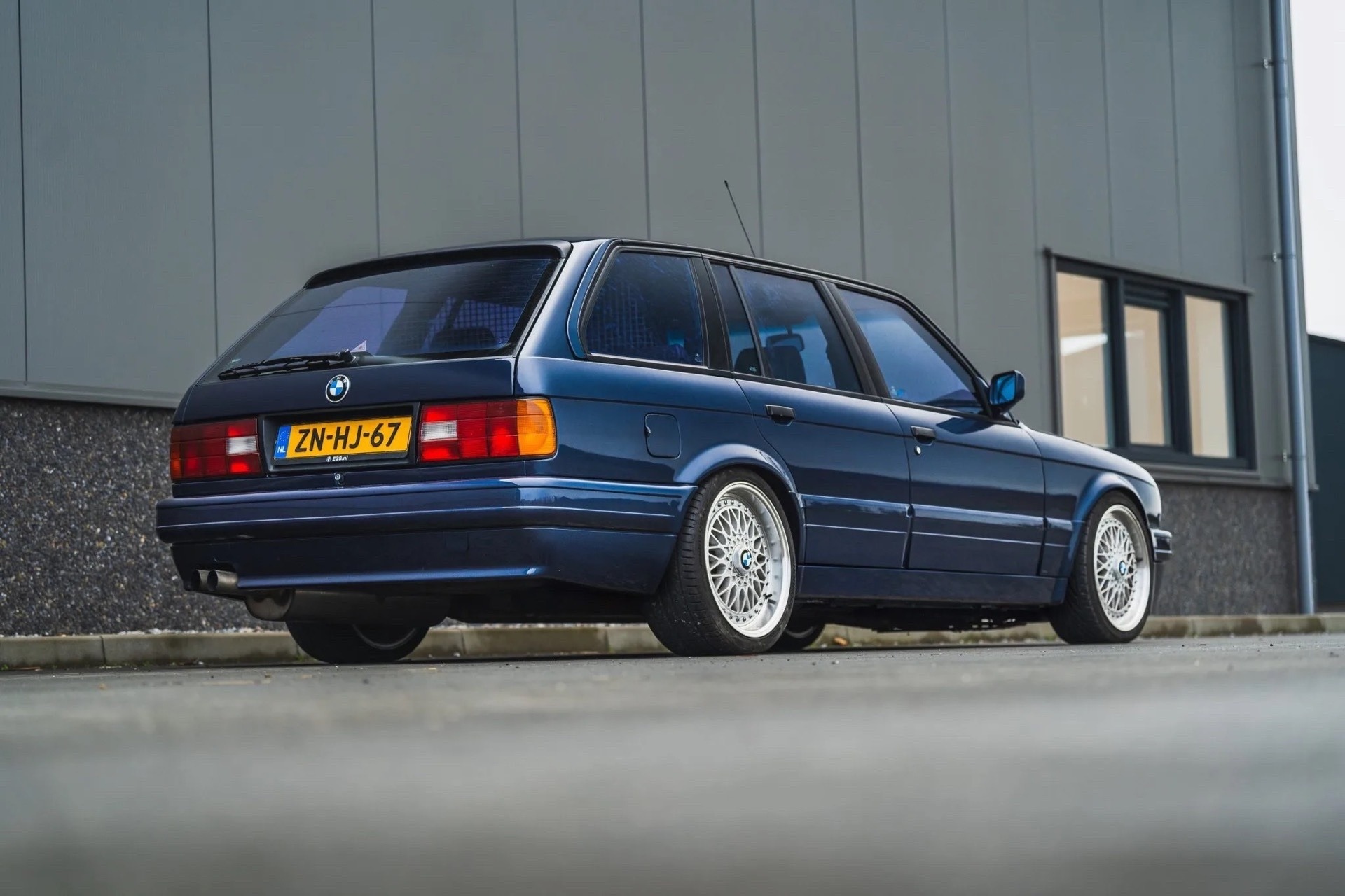 1990 BMW 320i M52B28 E30 Touring 37