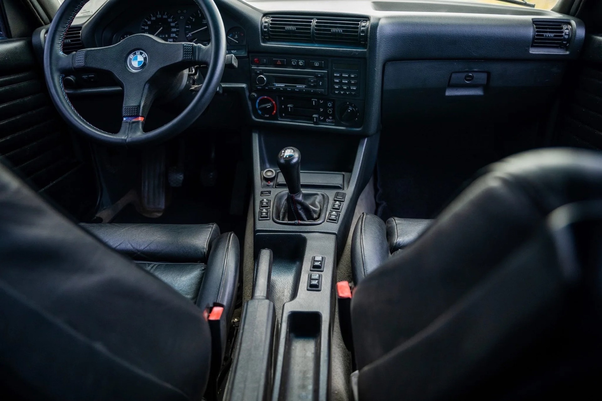 1990 BMW 320i M52B28 E30 Touring 39