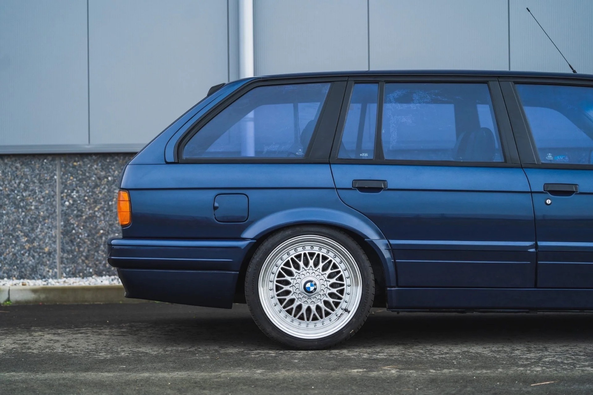 1990 BMW 320i M52B28 E30 Touring 42