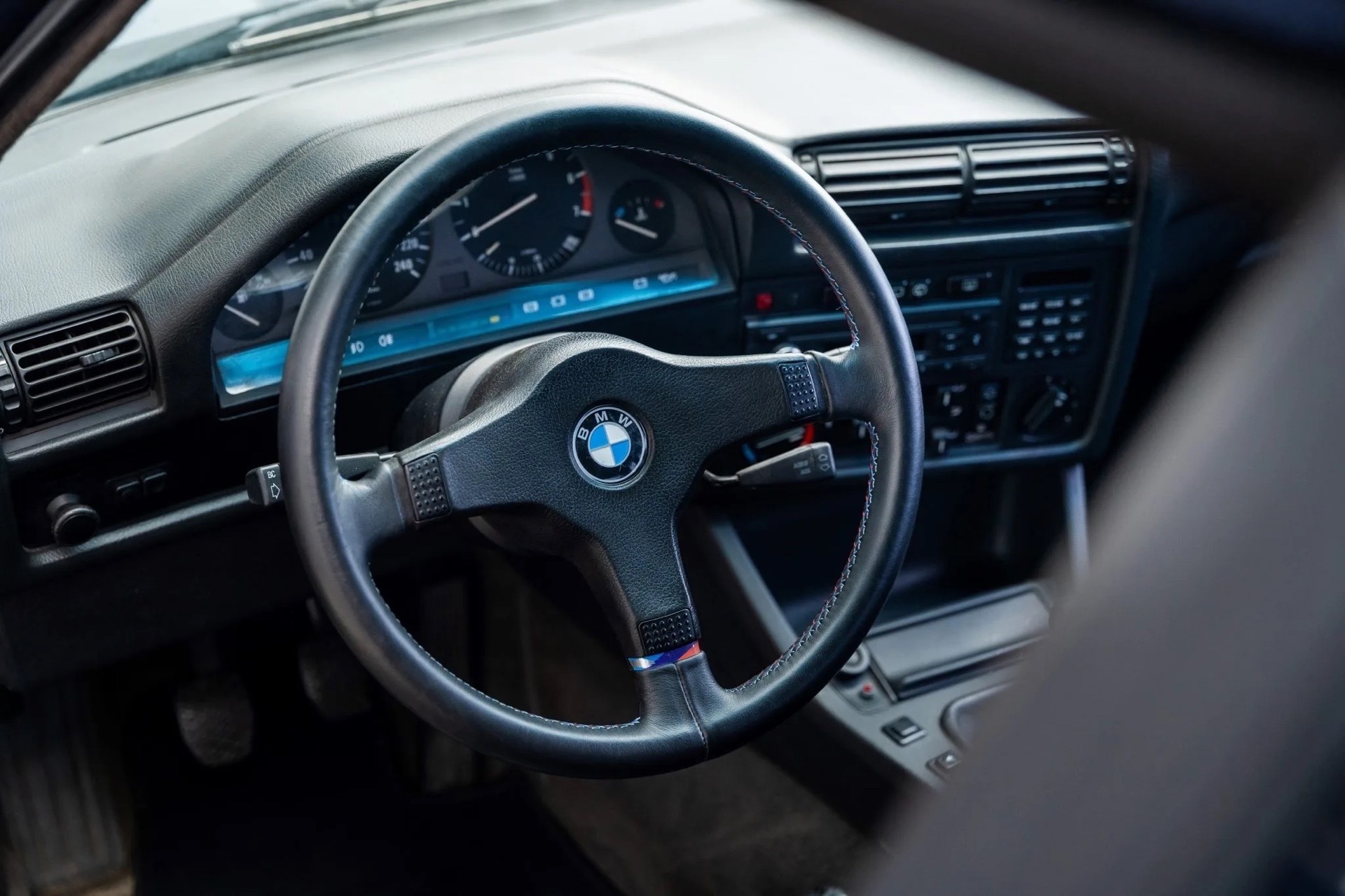 1990 BMW 320i M52B28 E30 Touring 48