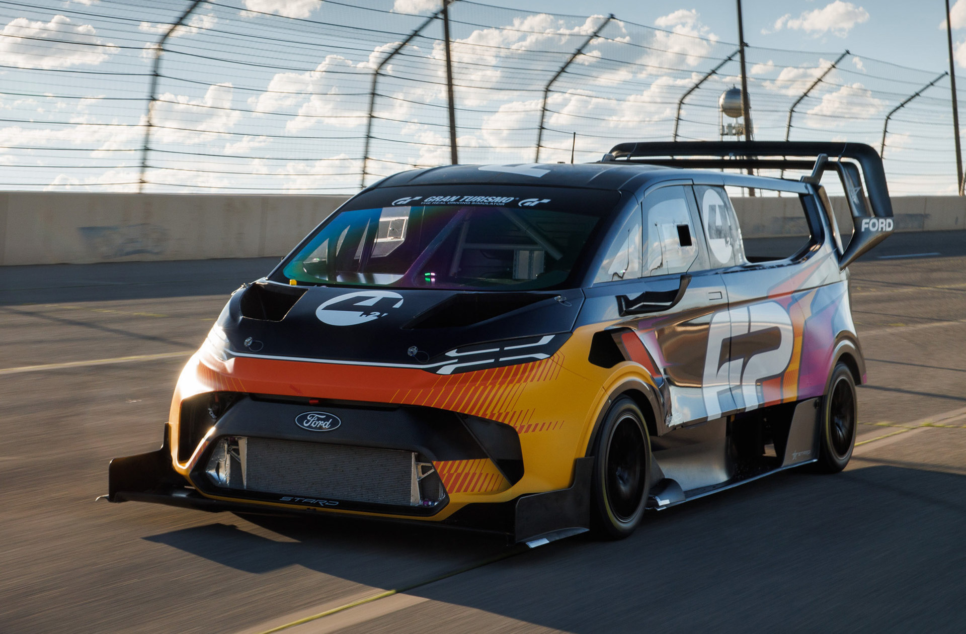 Ford Performance E-Transit SuperVan 00005