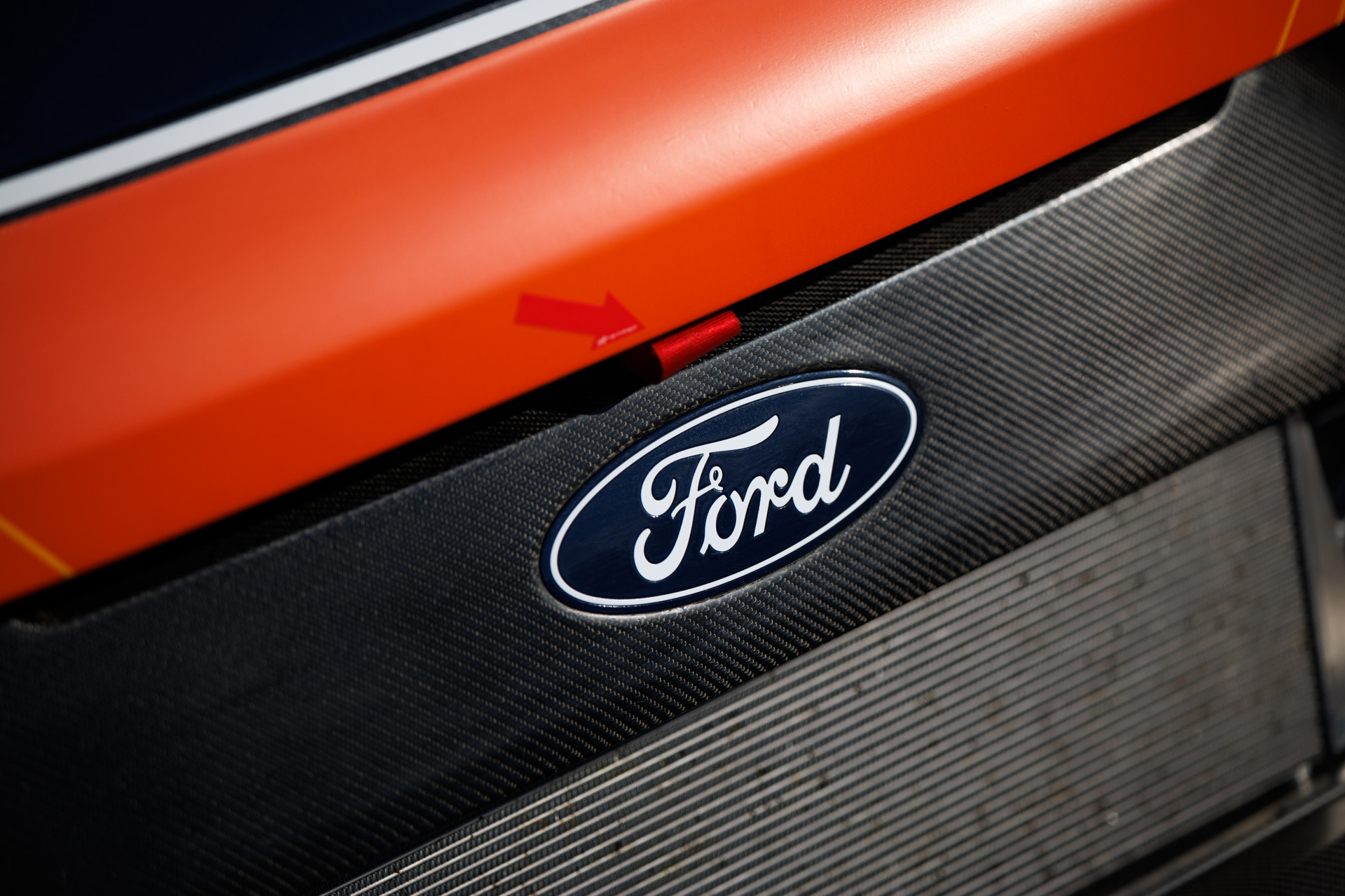 Ford Transit SuperVan 00006