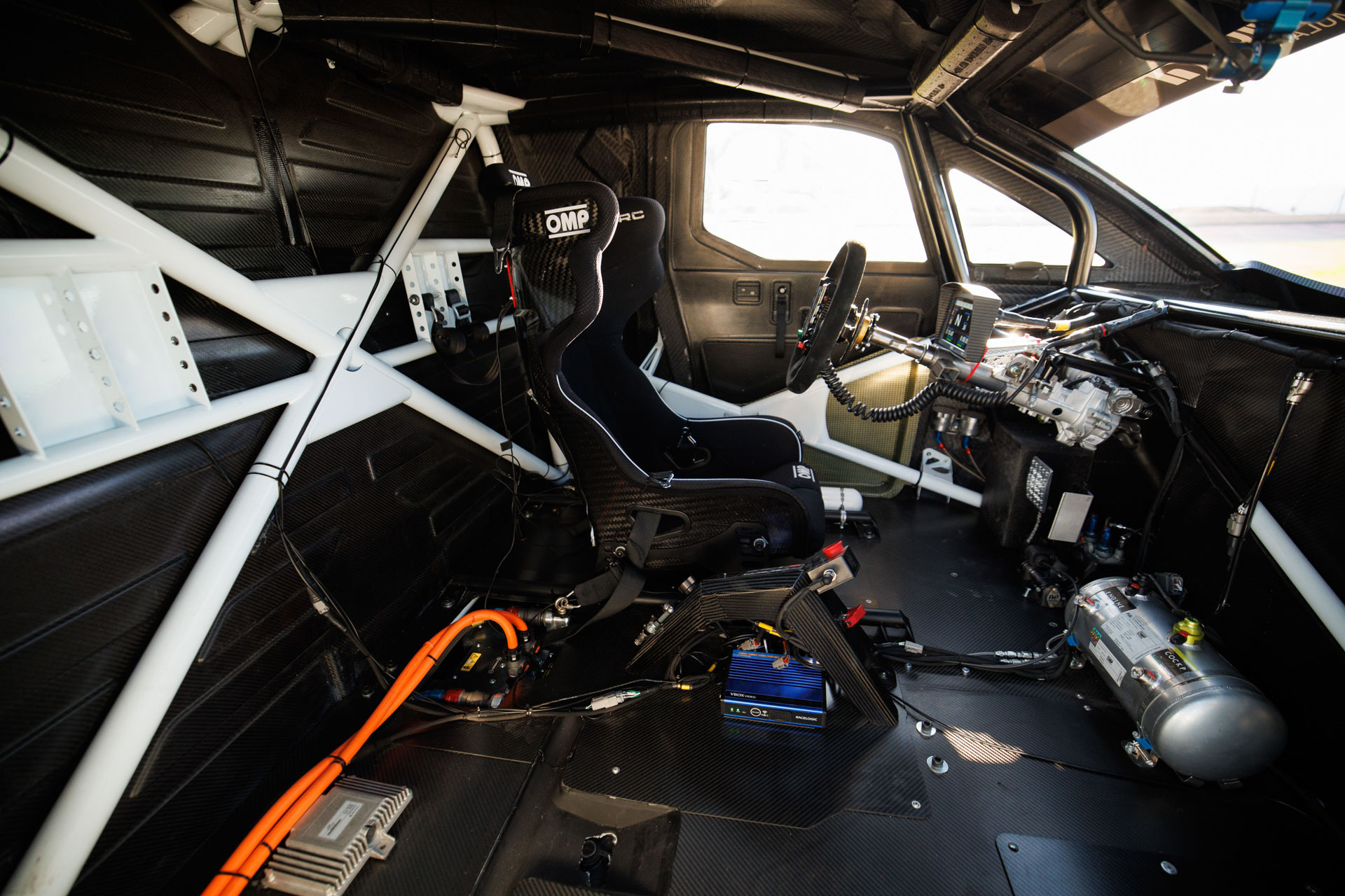 Ford Transit SuperVan 00010
