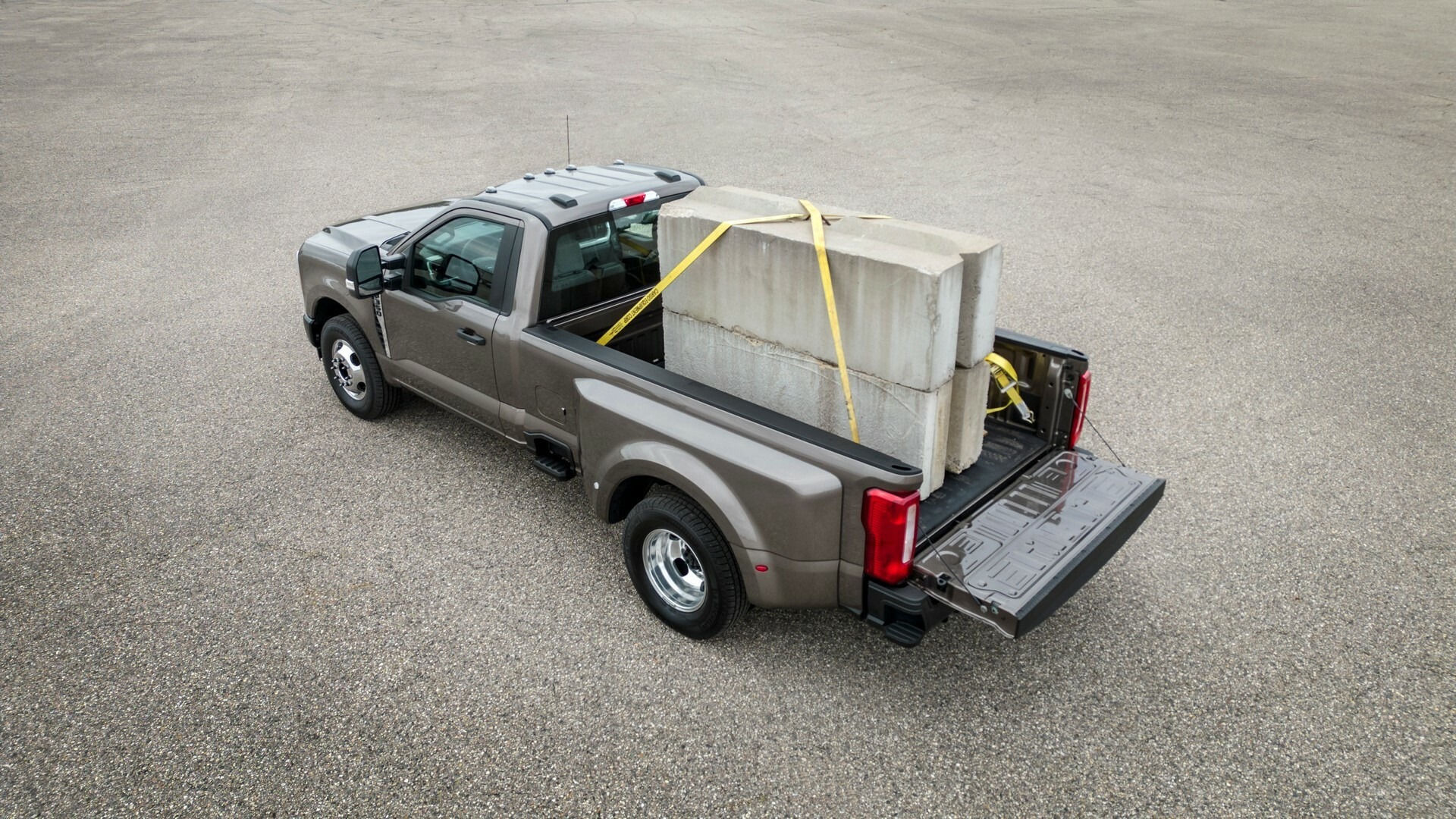 2023 Ford F-Series Super Duty 620 17