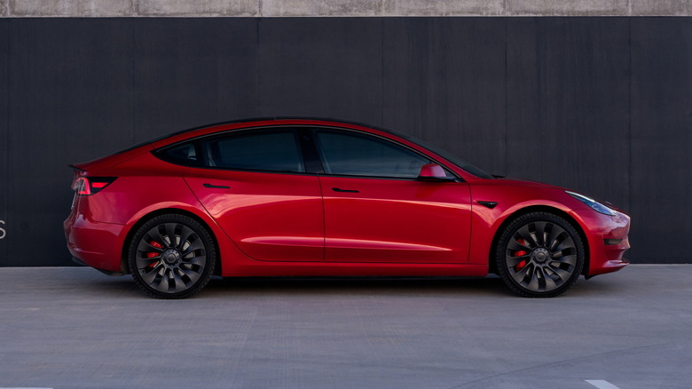 2023 Tesla Model 3 2