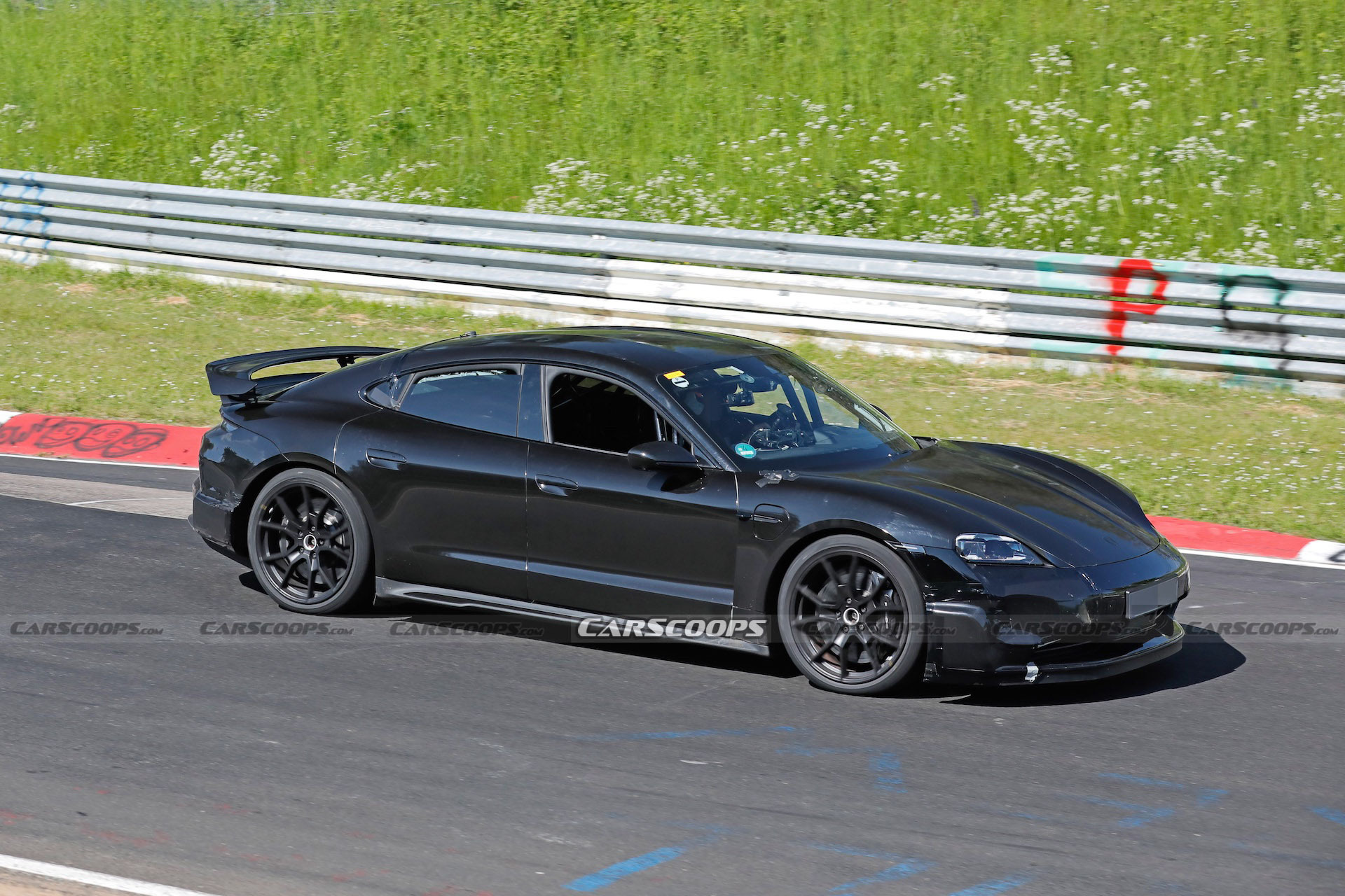 Porsche Taycan scoop 00009