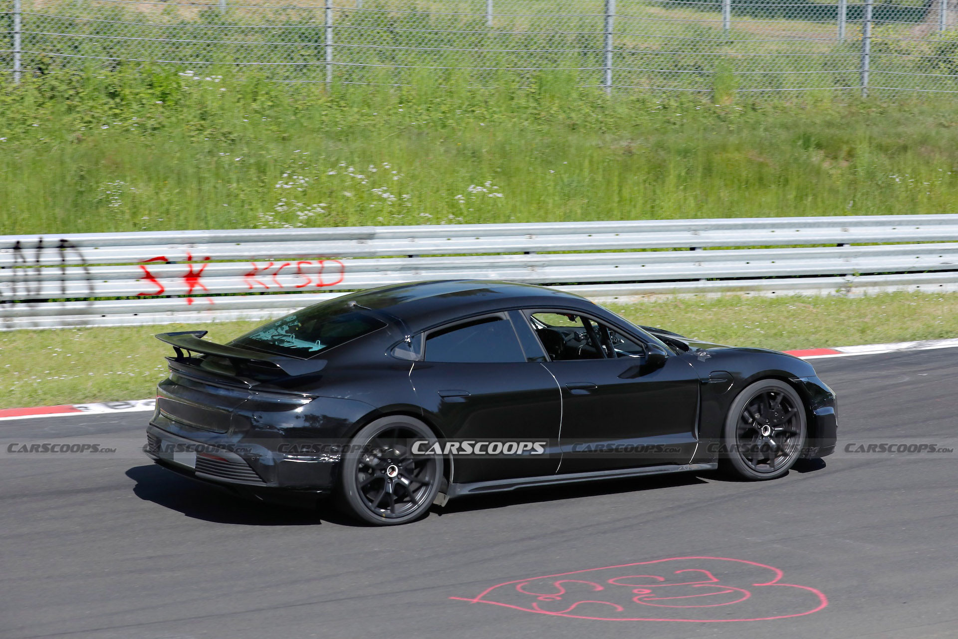 Porsche Taycan scoop 00011