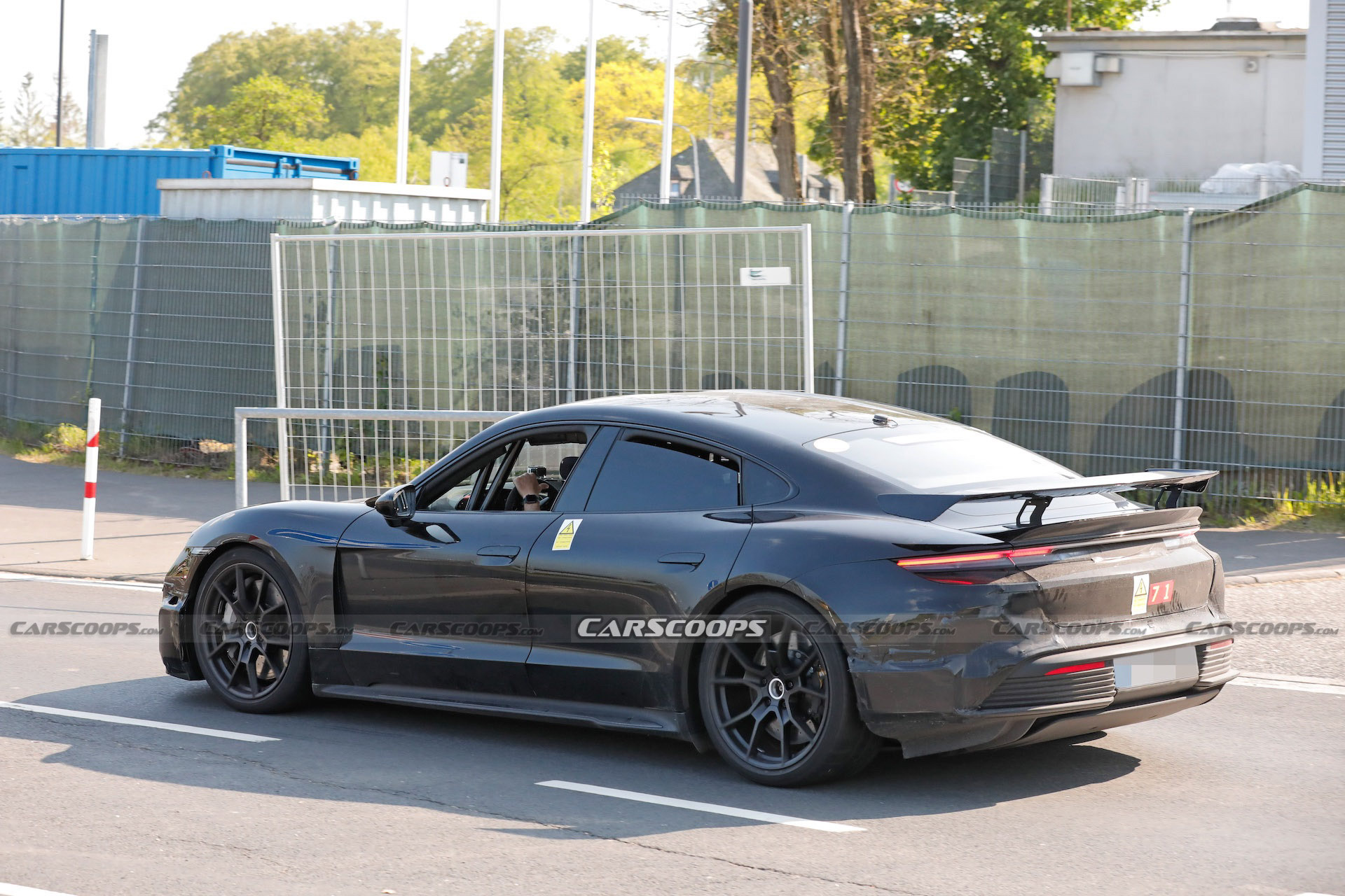 Porsche Taycan scoop 00015