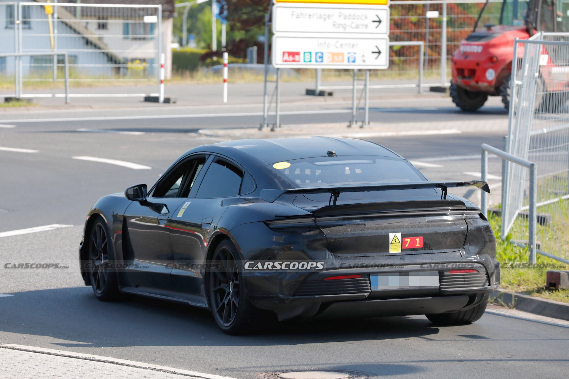 Porsche Taycan scoop 00016