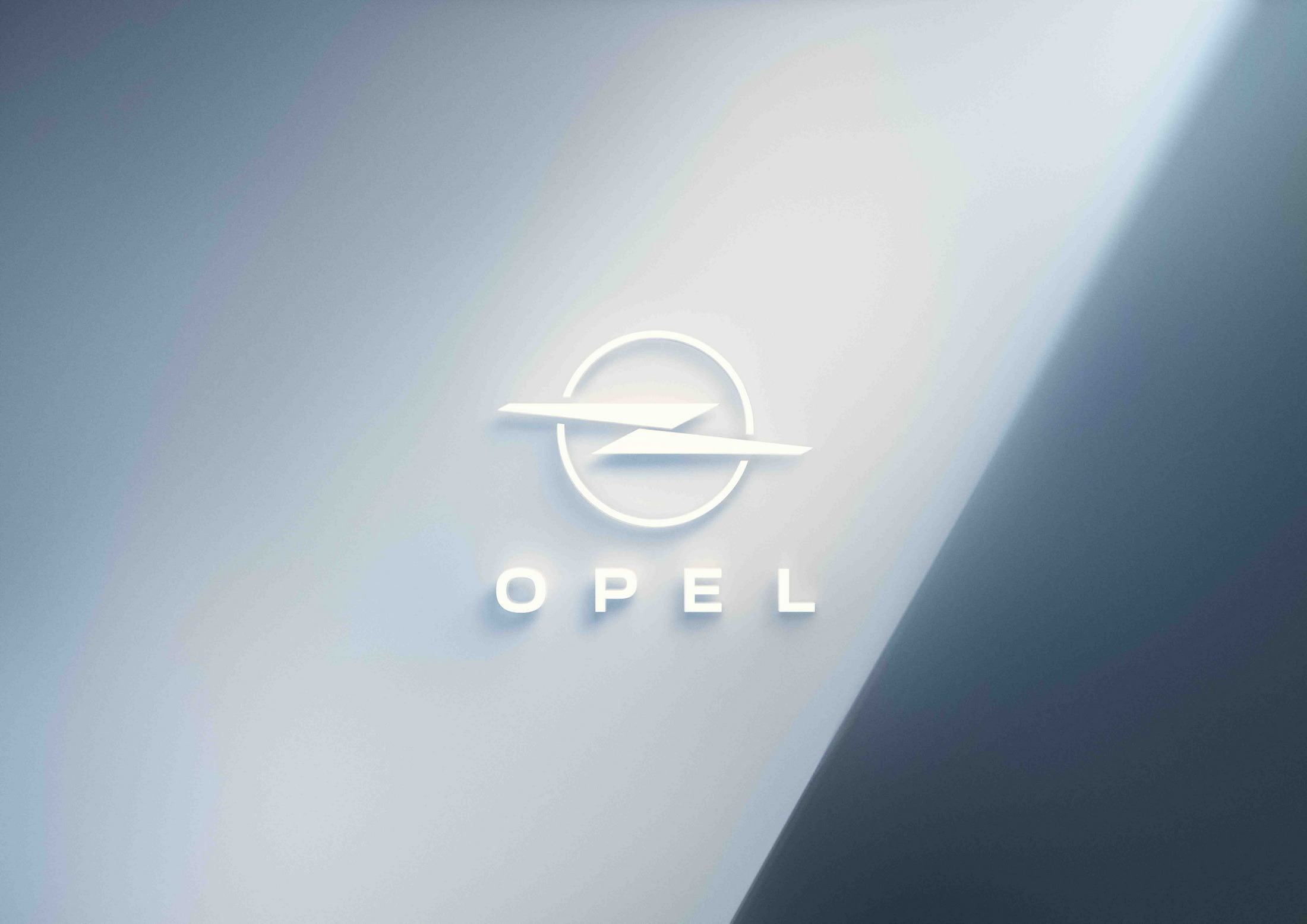 Opel Blitz Emblem (2)