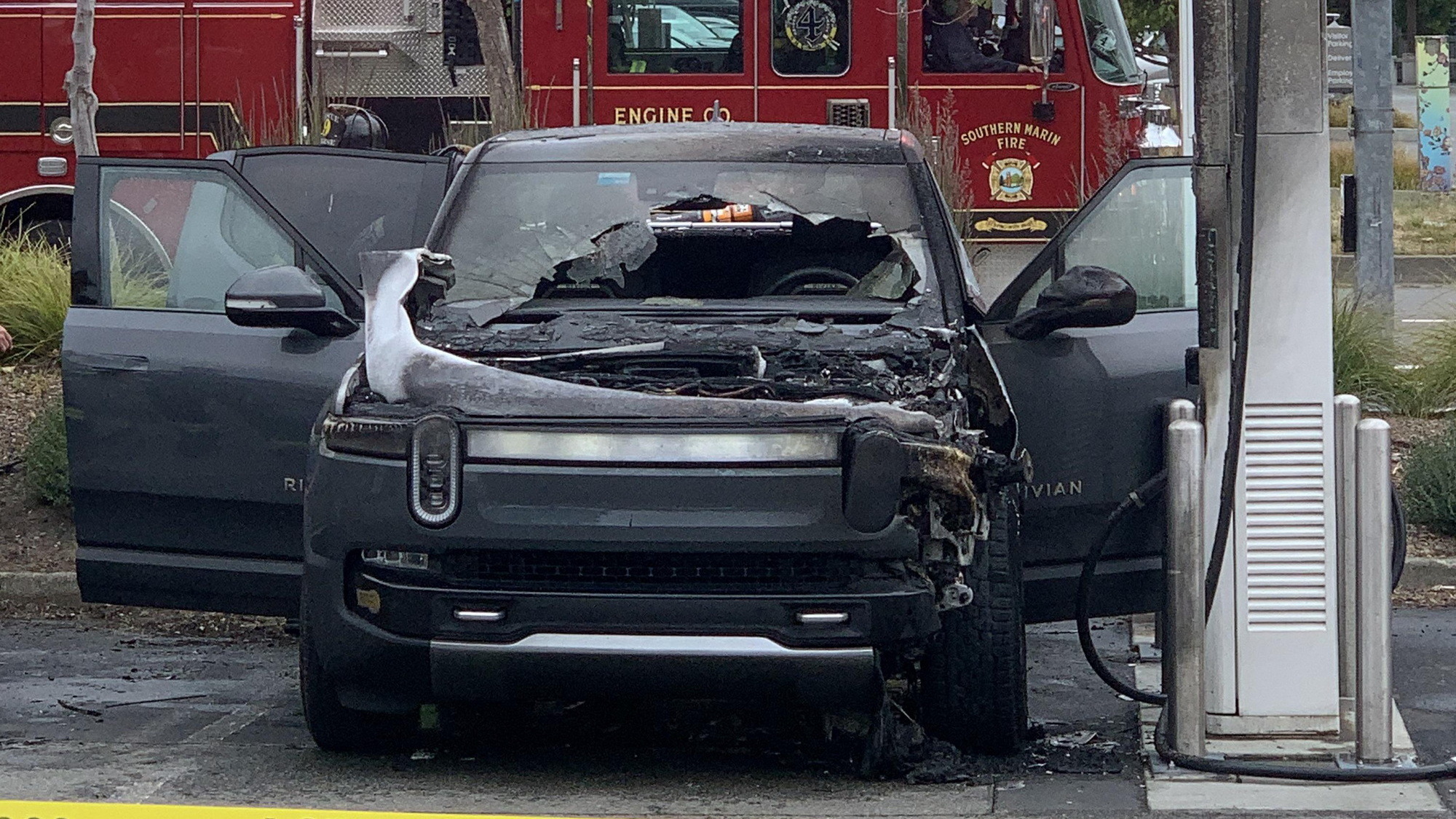 RDT 2023 Rivian R1T EA Charging Fire 3