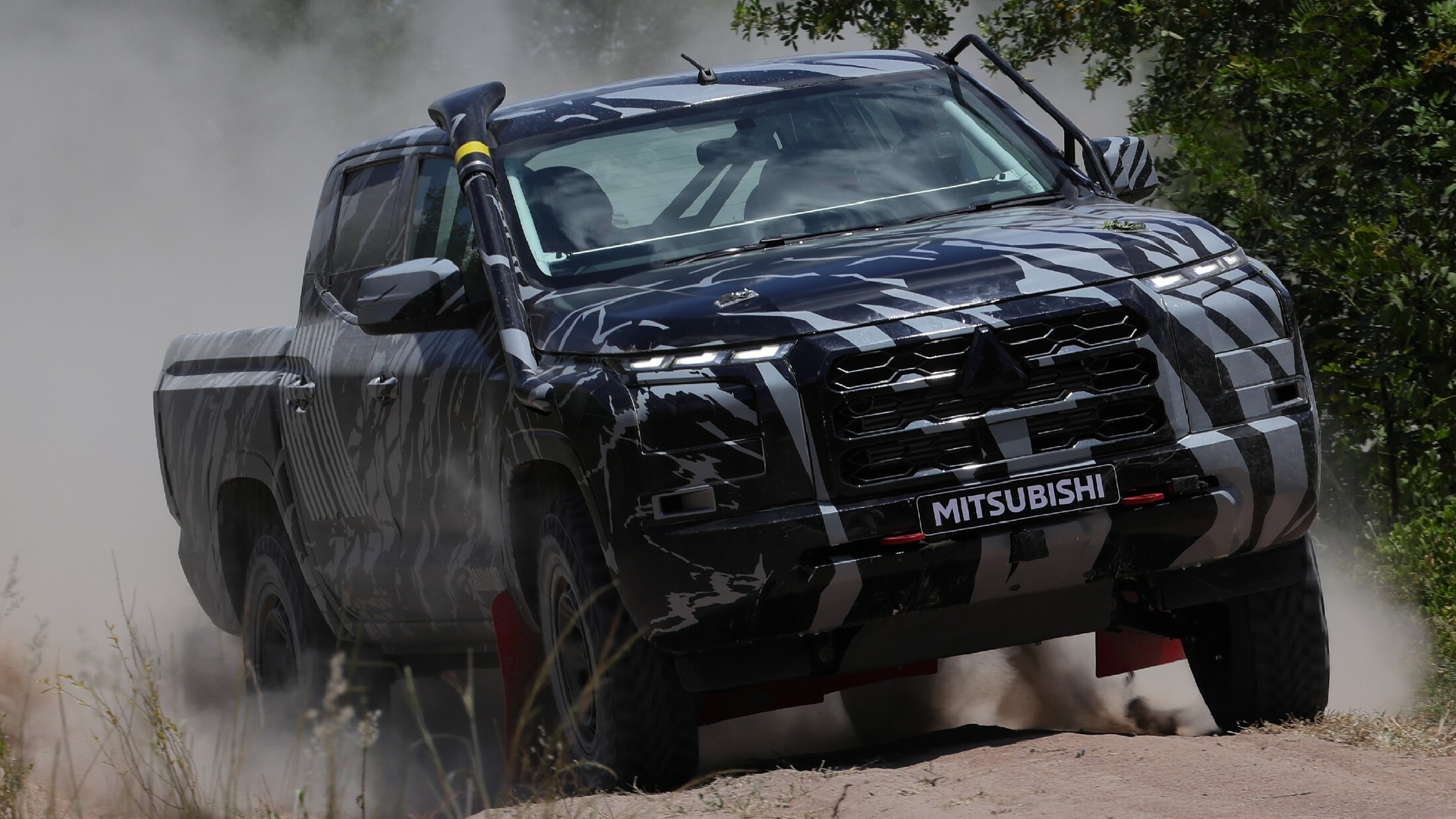 Mitsubishi Triton AXCR 2023 Preview (3)s