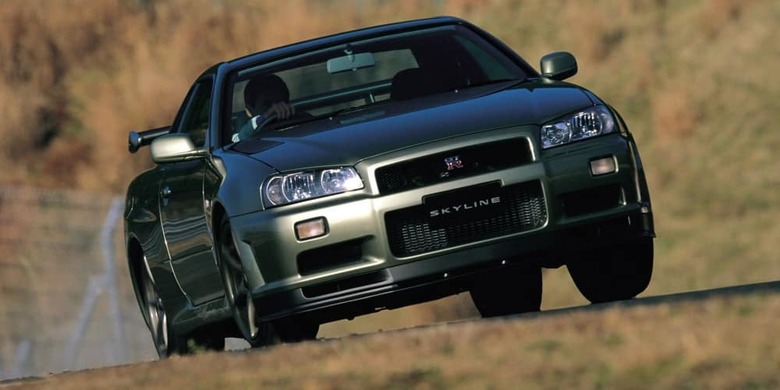 R34-Nissan-Skyline-GT-R-1