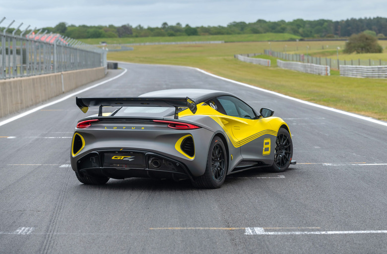 Lotus Emira GT4 00006