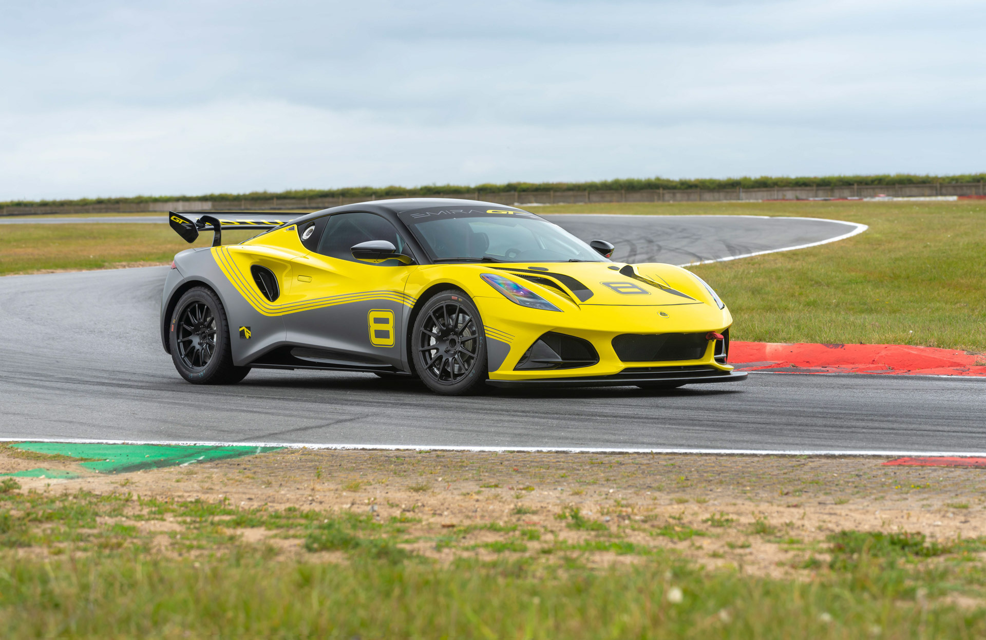 Lotus Emira GT4 00001