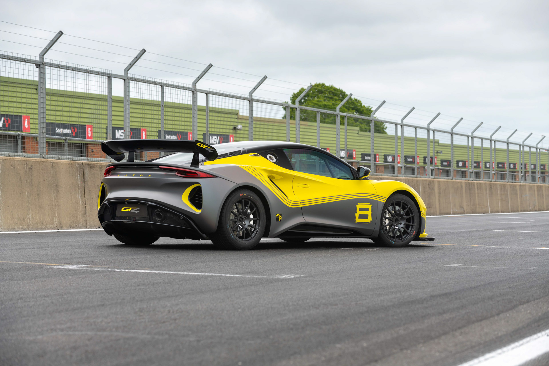 Lotus Emira GT4 00005
