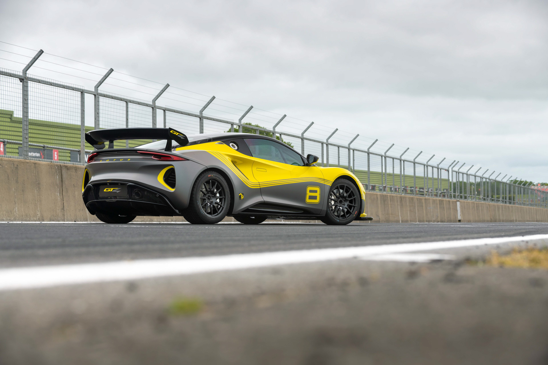 Lotus Emira GT4 00007