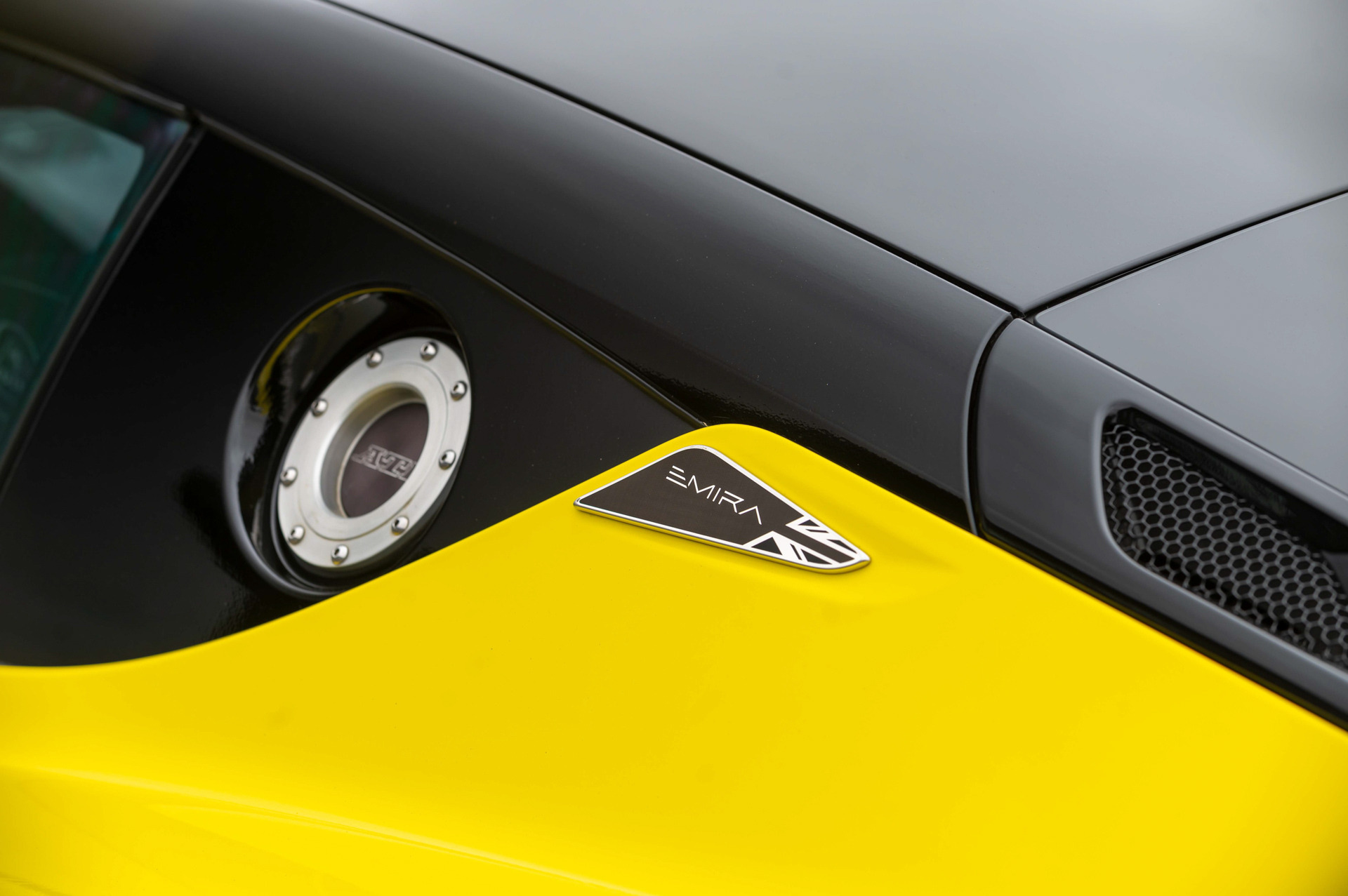 Lotus Emira GT4 00015