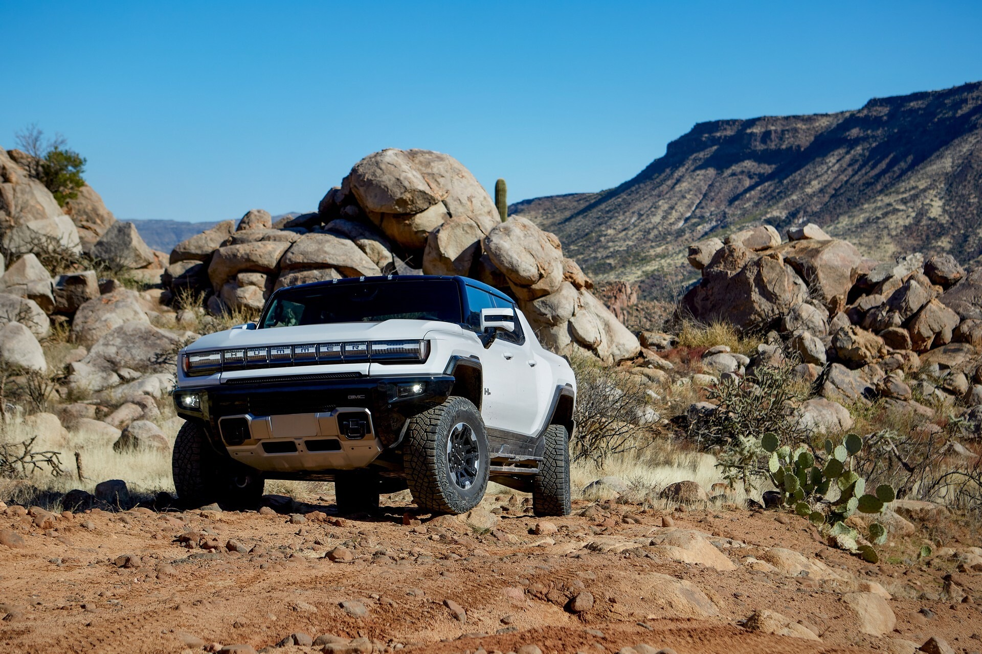 2023 GMC Hummer EV Pickup 13